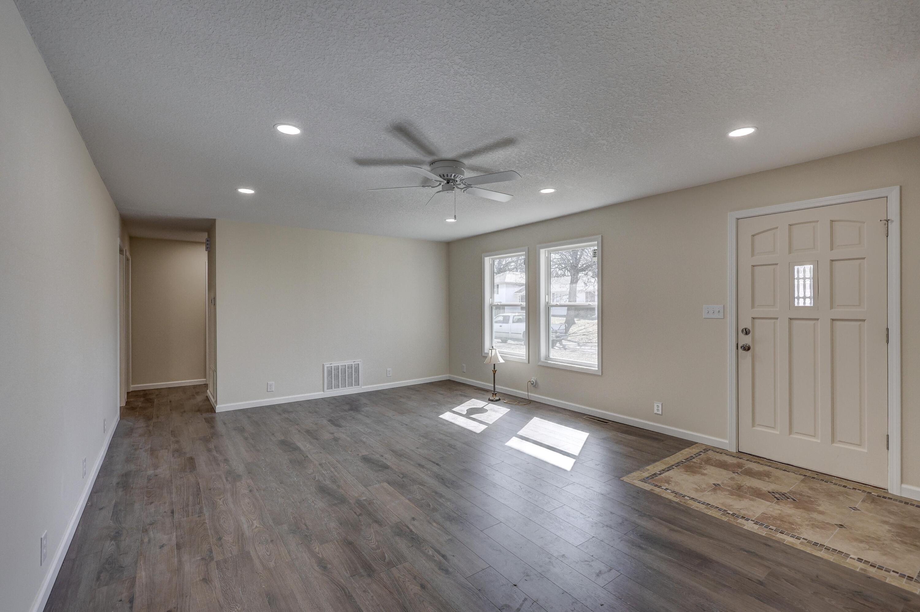 2345 East Yuma Street Property Photo 2