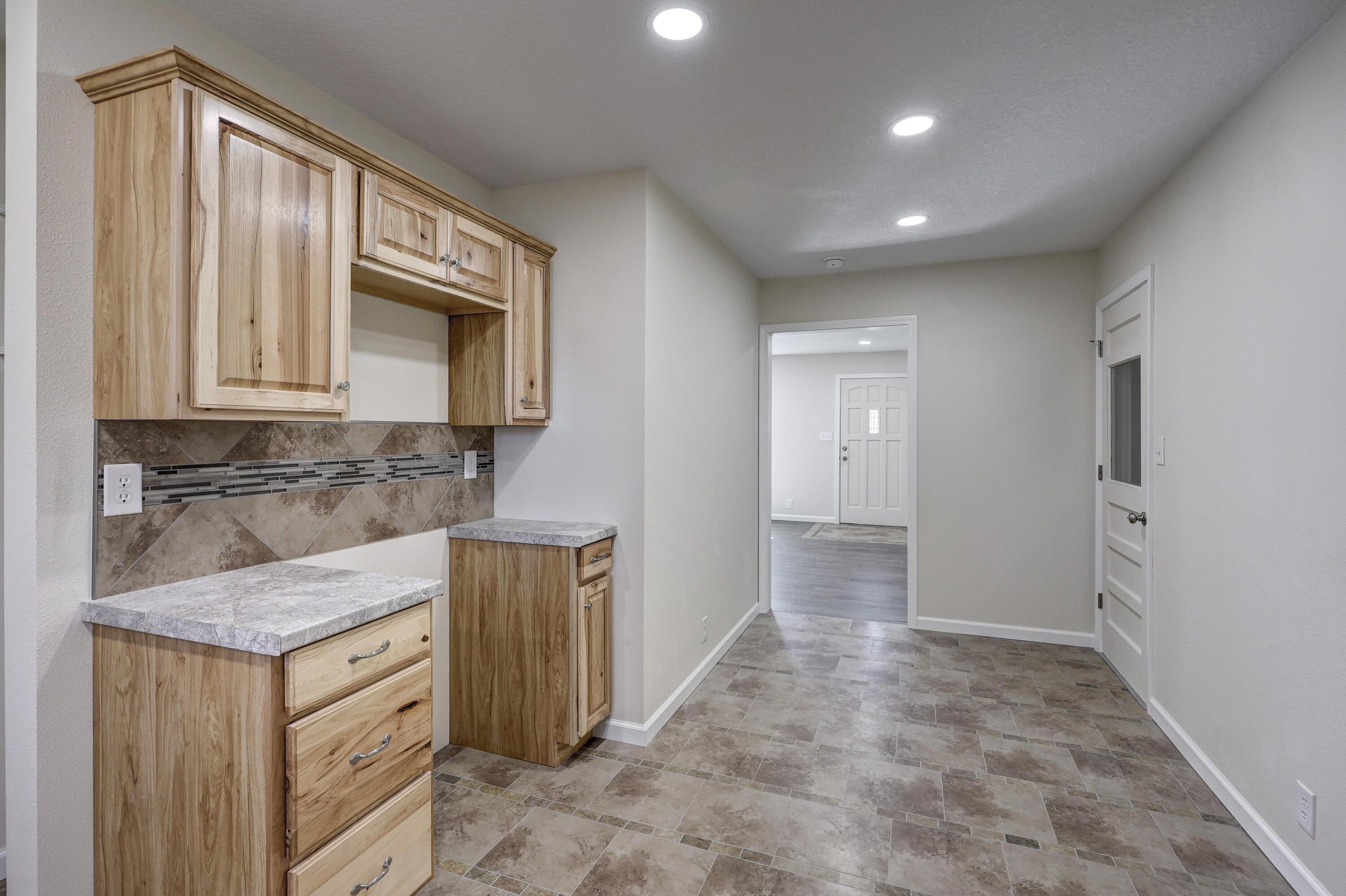2345 East Yuma Street Property Photo 6