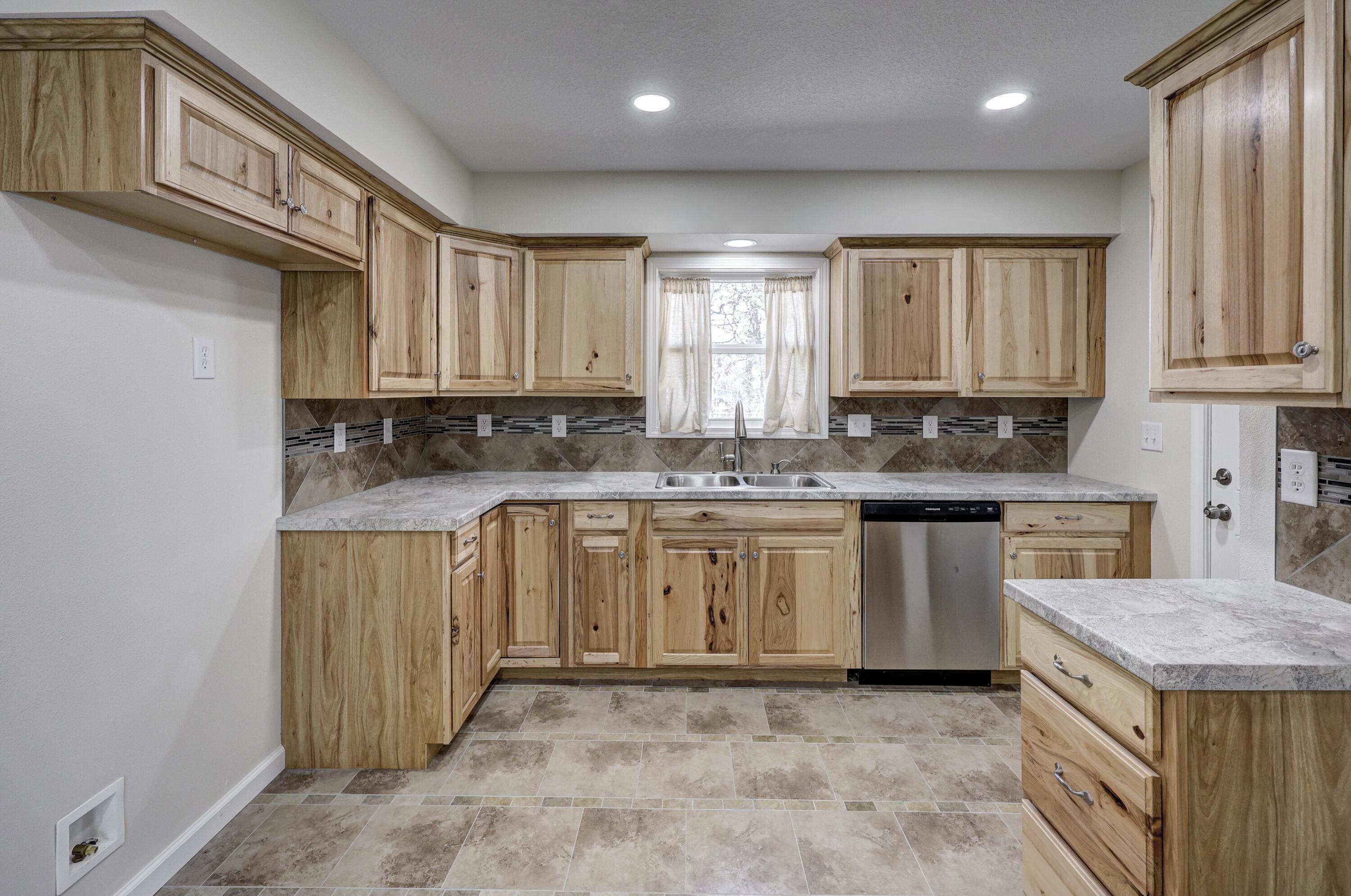 2345 East Yuma Street Property Photo 8