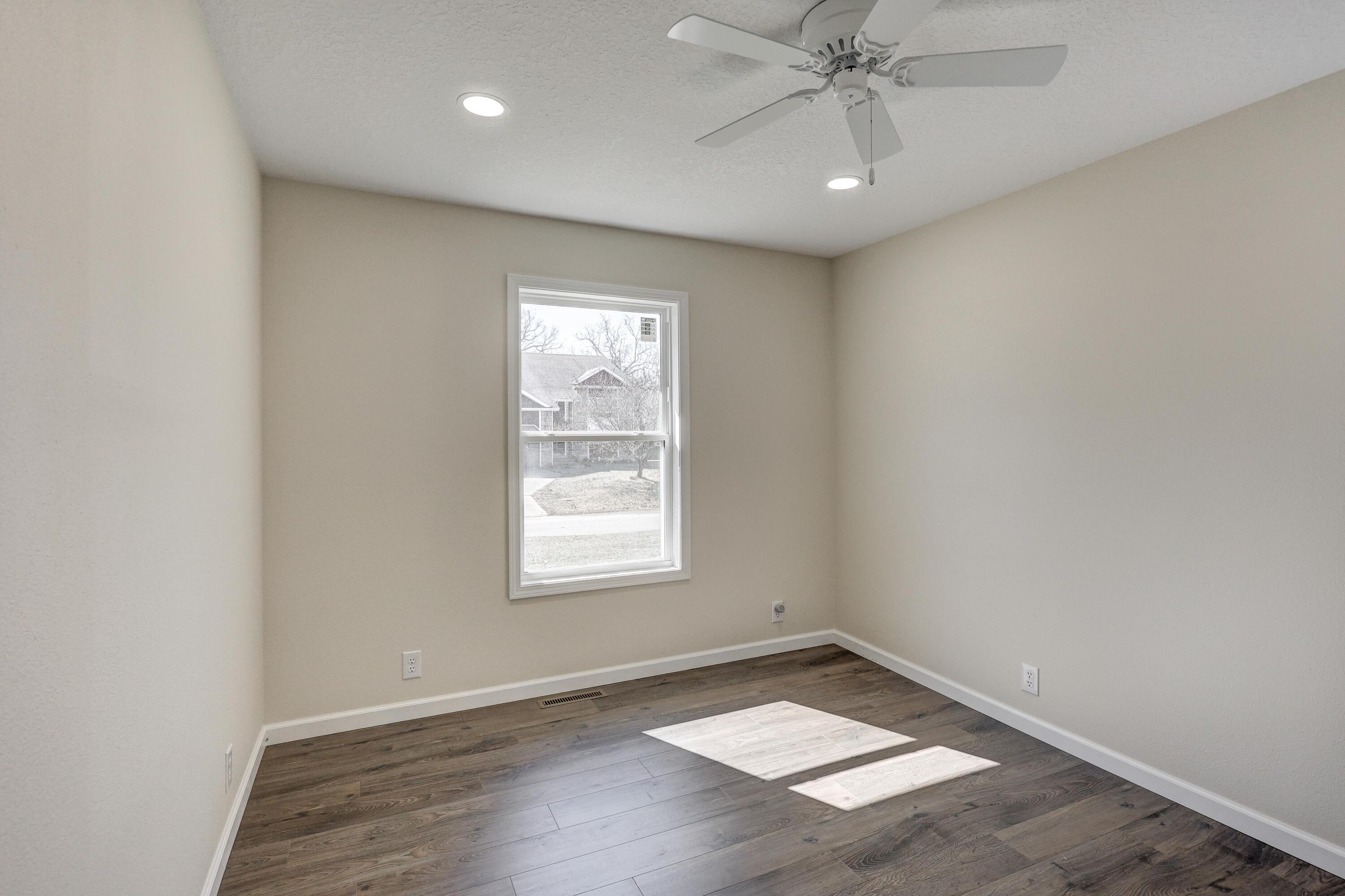 2345 East Yuma Street Property Photo 16