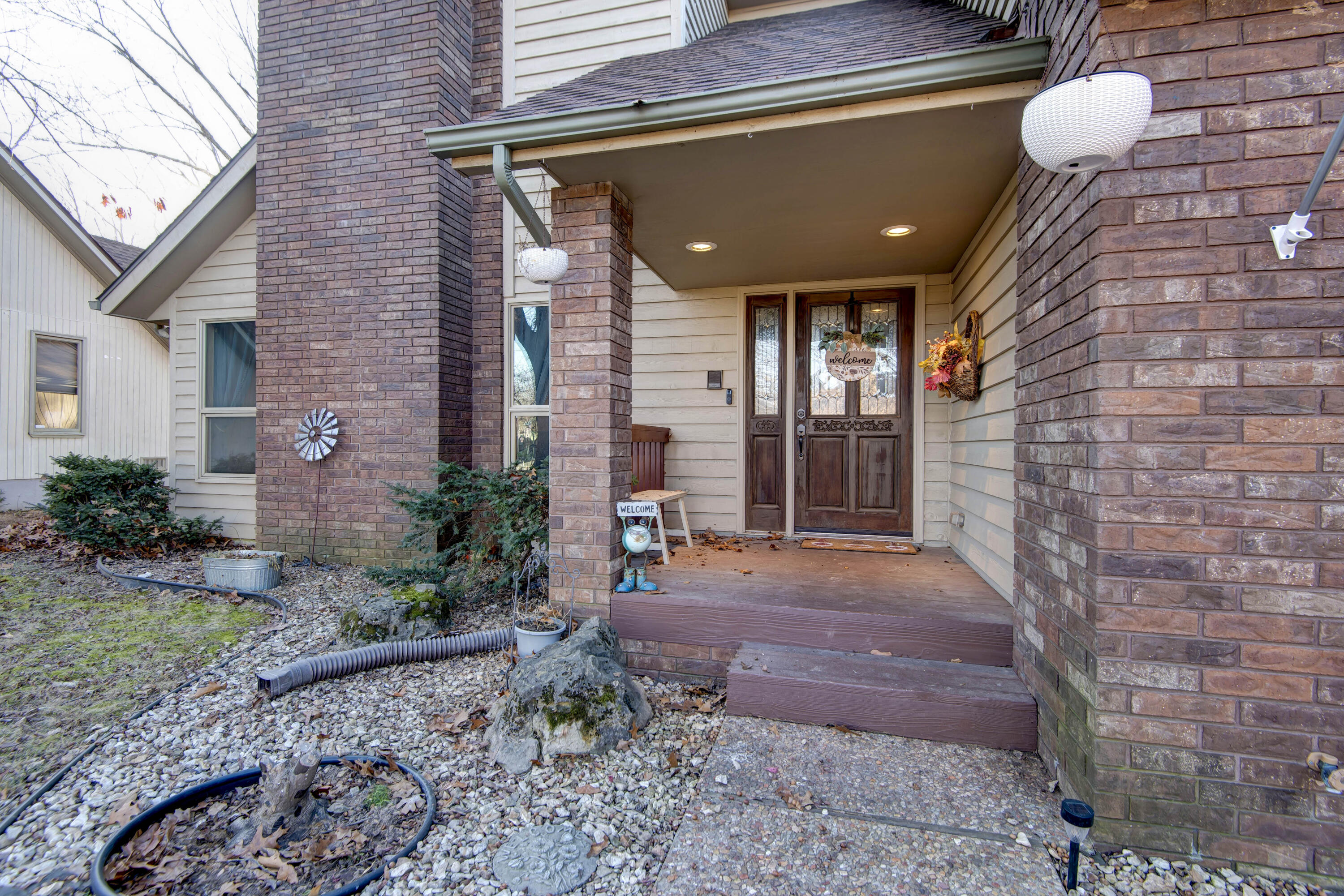 1224 W Burntwood Street Property Photo 2