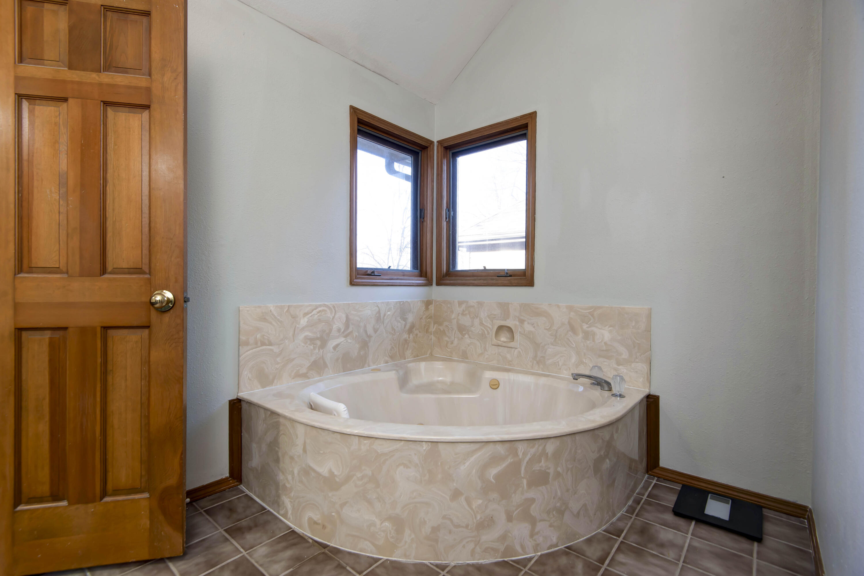 1224 W Burntwood Street Property Photo 12