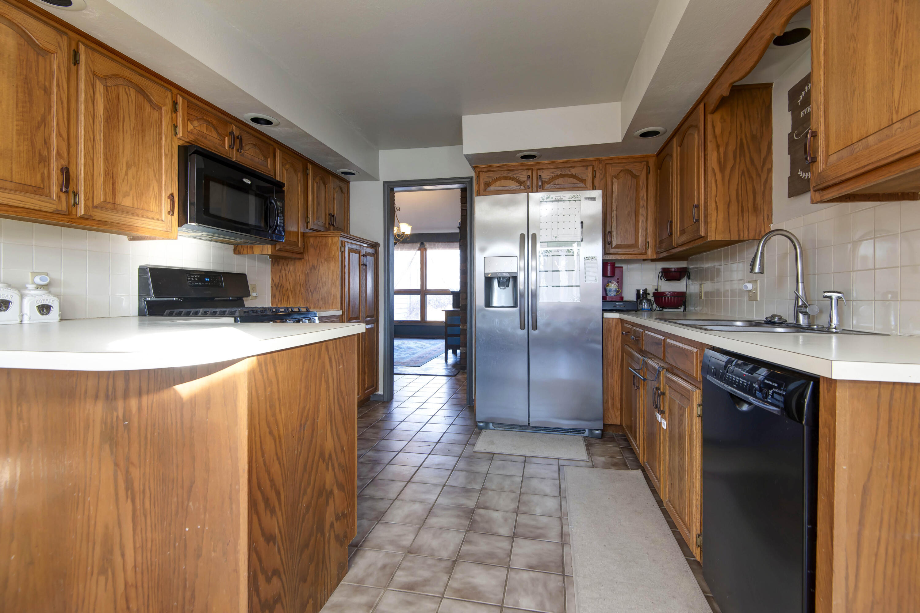 1224 W Burntwood Street Property Photo 20