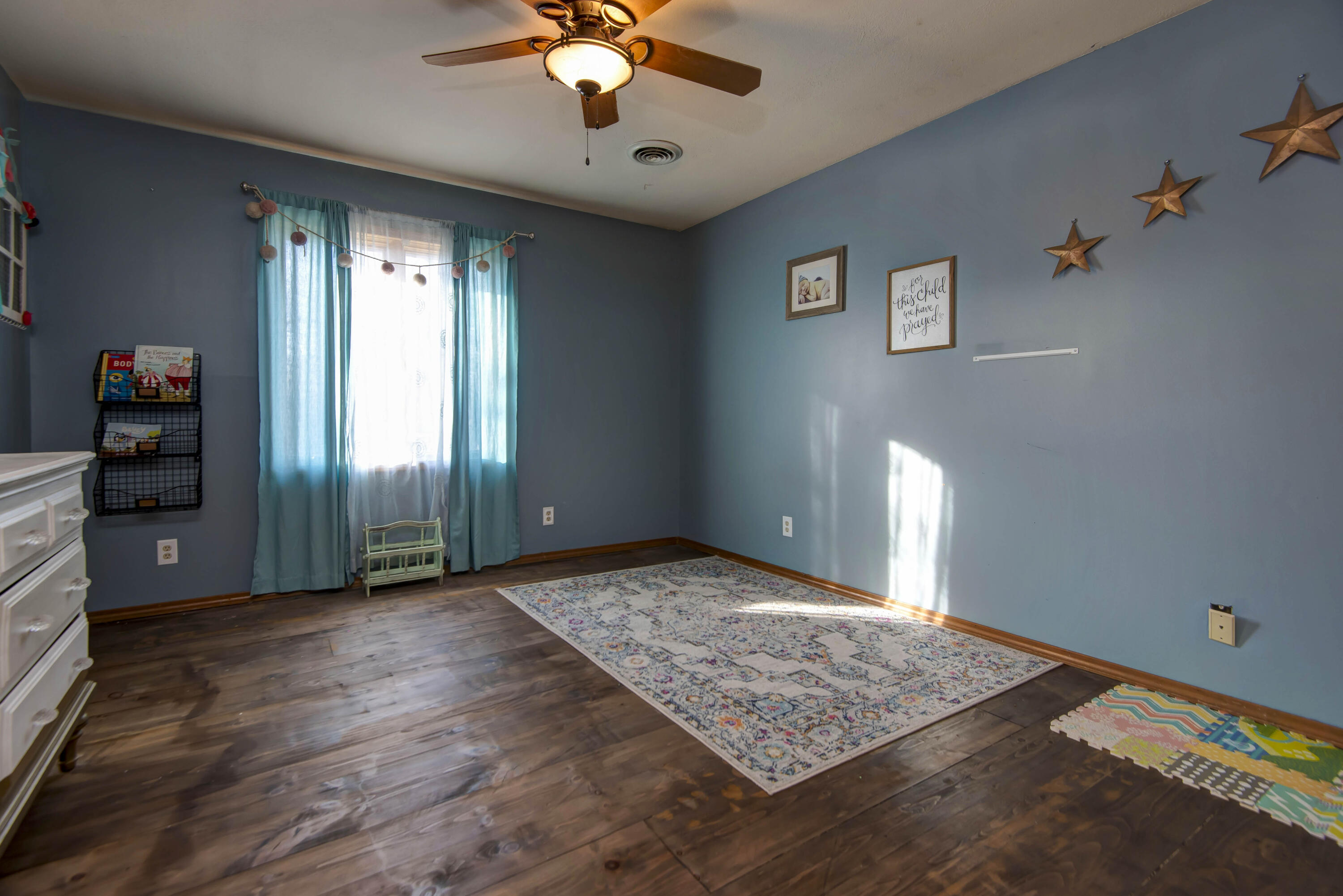 1224 W Burntwood Street Property Photo 23