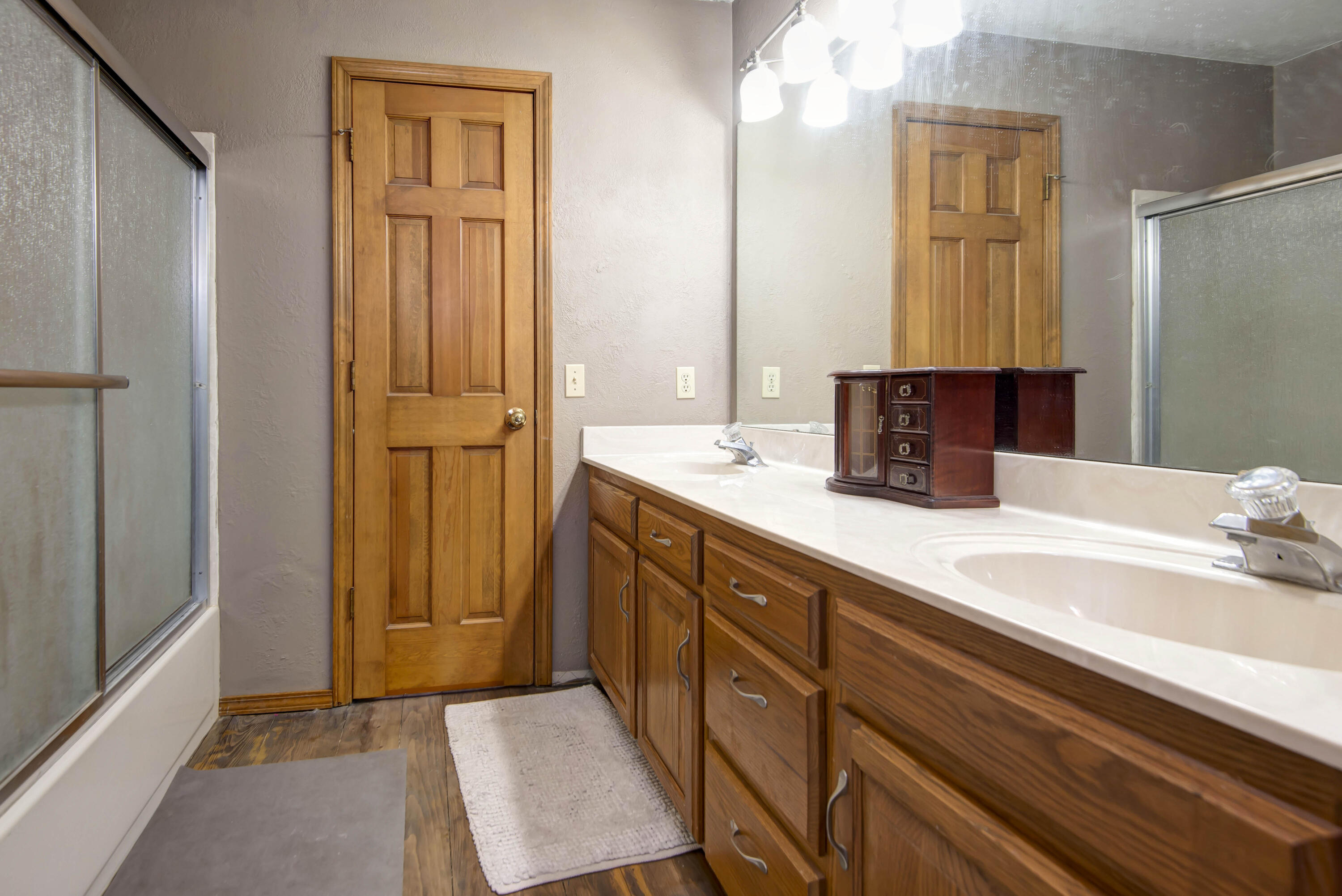1224 W Burntwood Street Property Photo 24