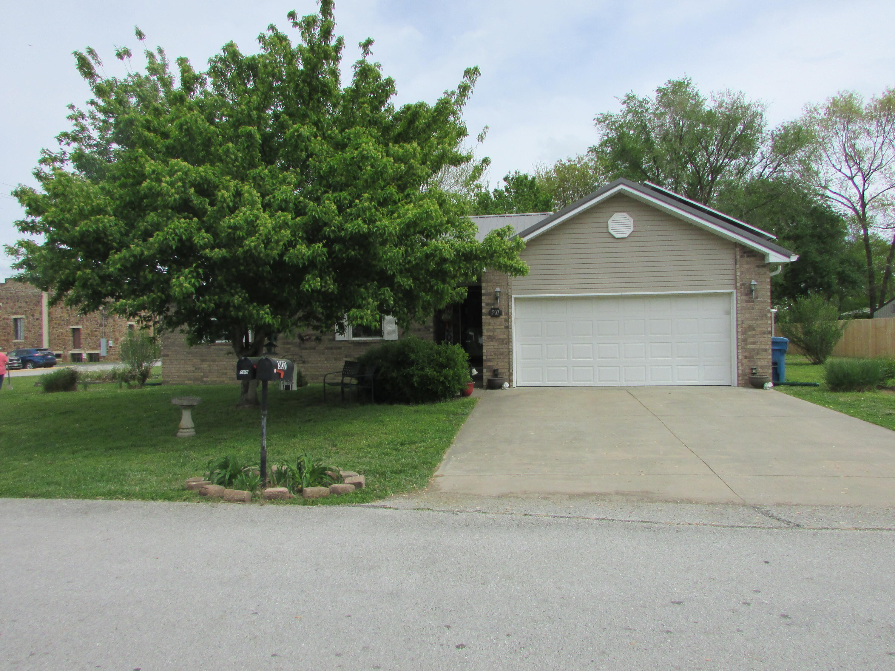 507 West Street Property Photo 1