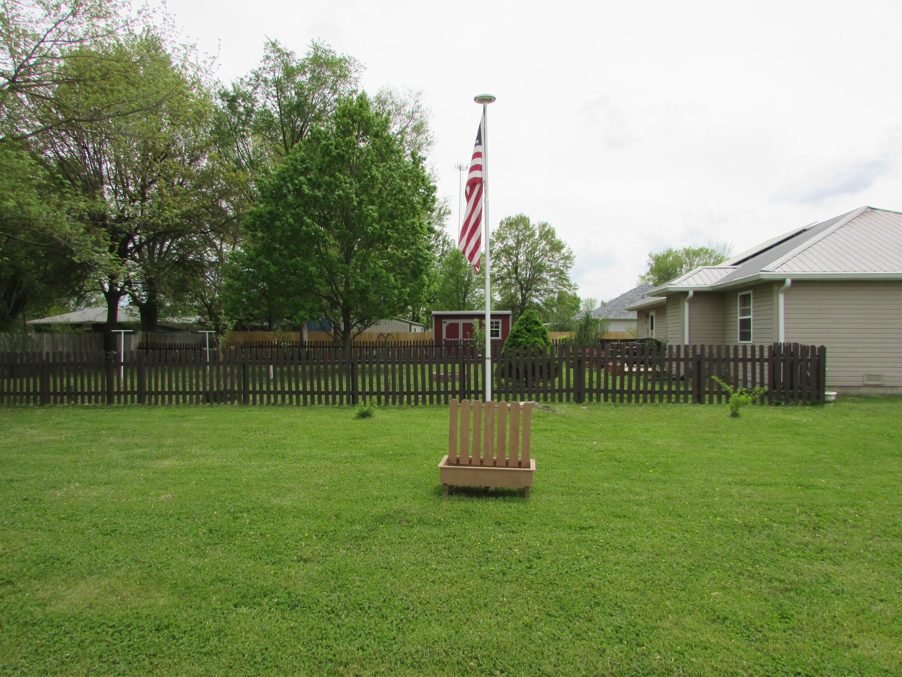 507 West Street Property Photo 9