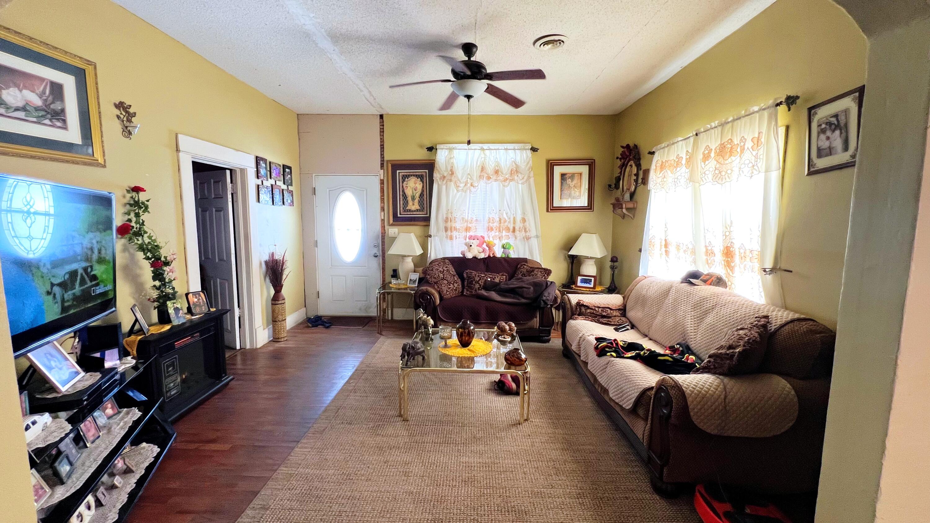 802 First Avenue Property Photo 6