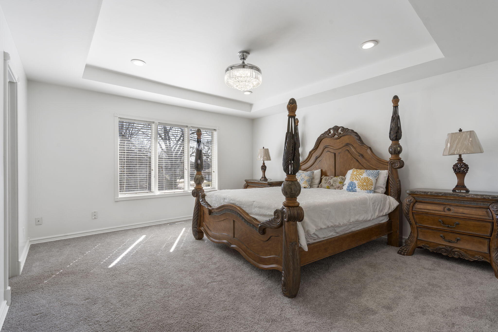 930 West Sherwood Drive Property Photo 16