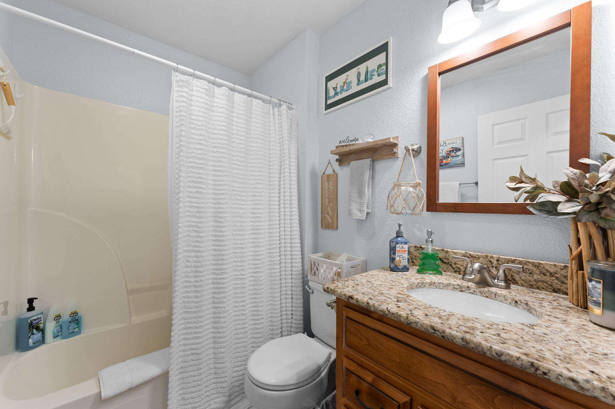 700 Emerald Pointe Drive Property Photo 19
