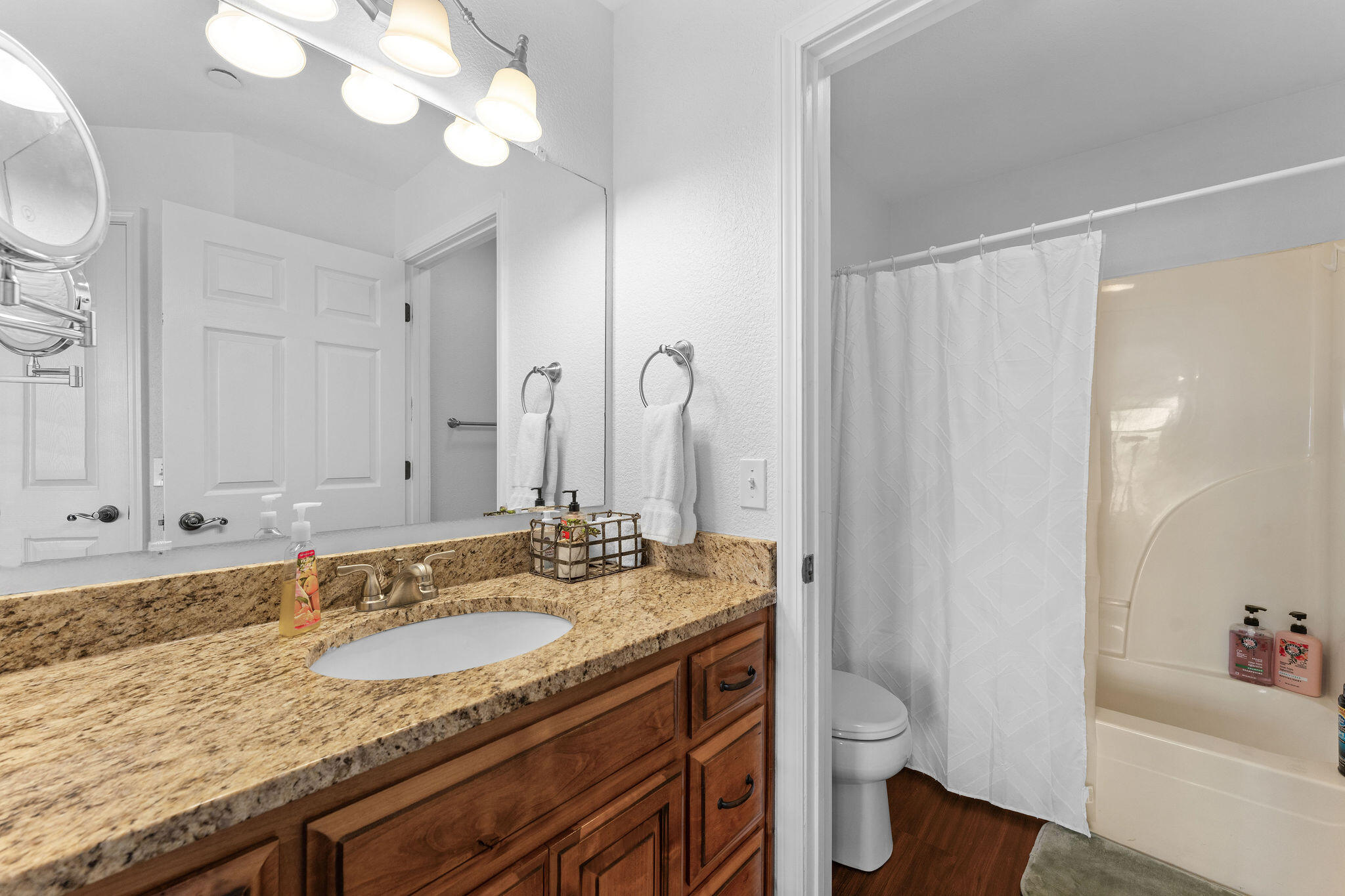 700 Emerald Pointe Drive Property Photo 20