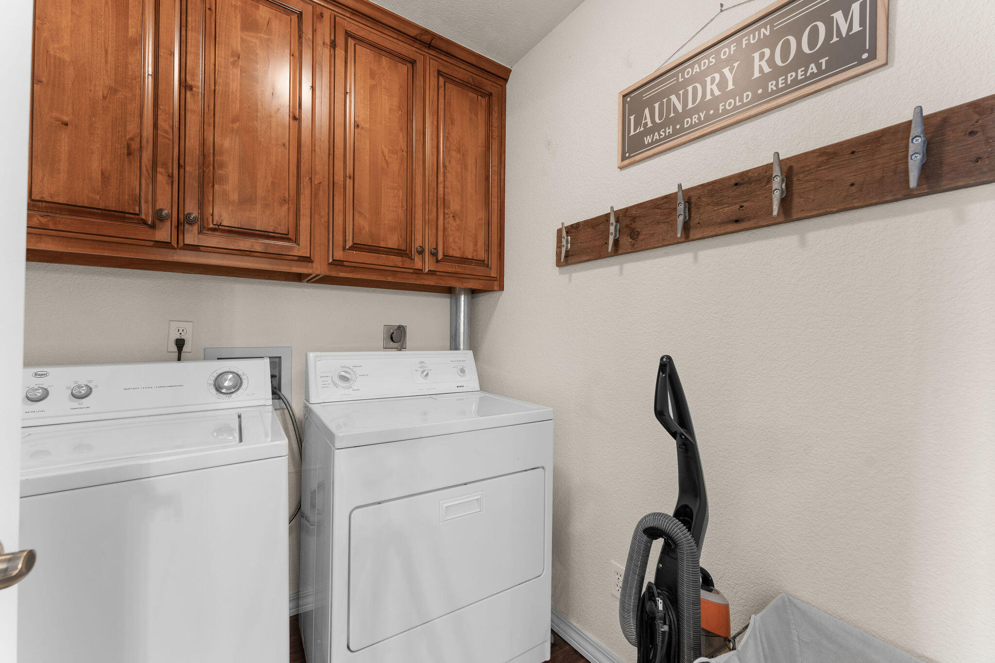 700 Emerald Pointe Drive Property Photo 23