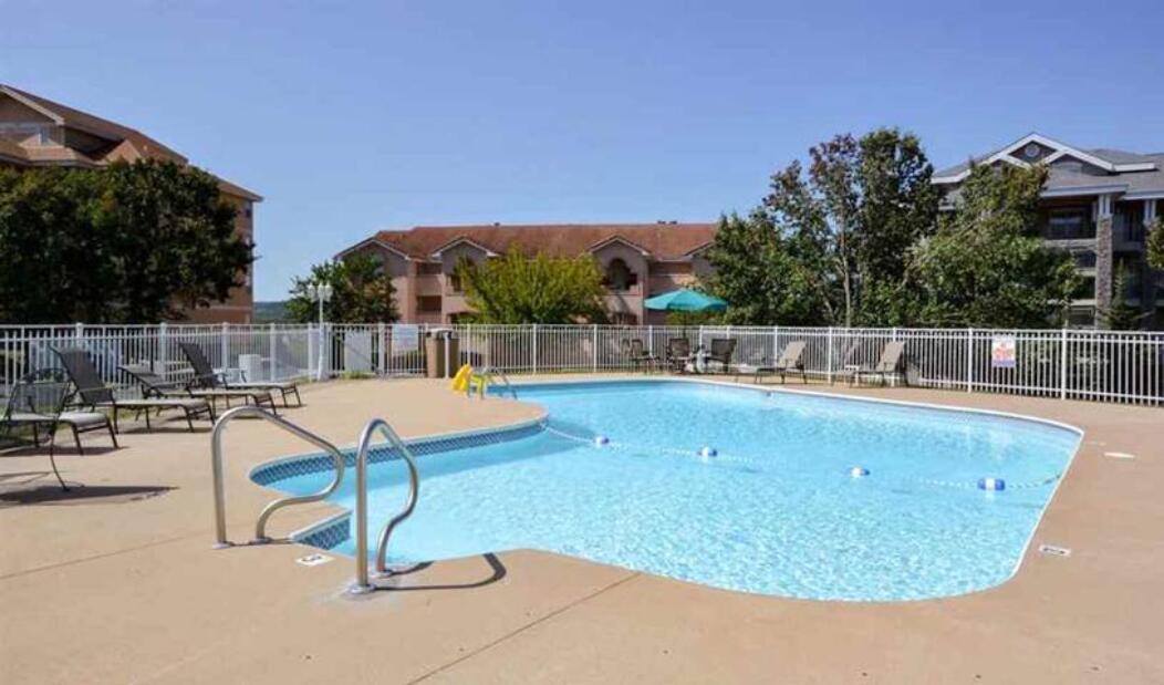 700 Emerald Pointe Drive Property Photo 28