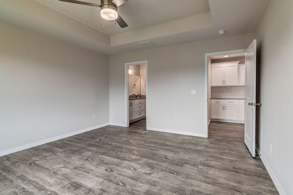 668 West Pinewood Street Property Photo 15