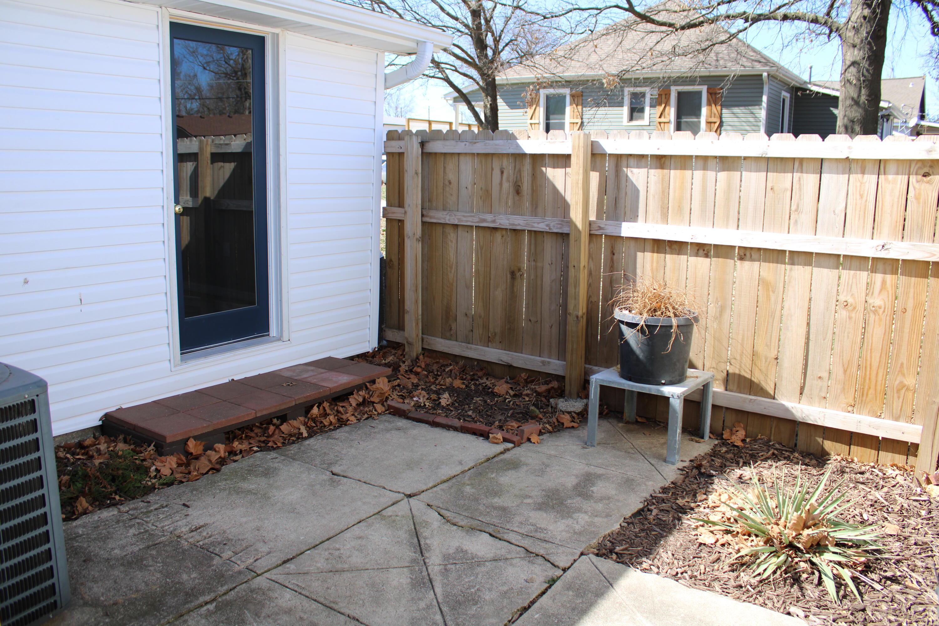 801 West 12th Street Property Photo 4