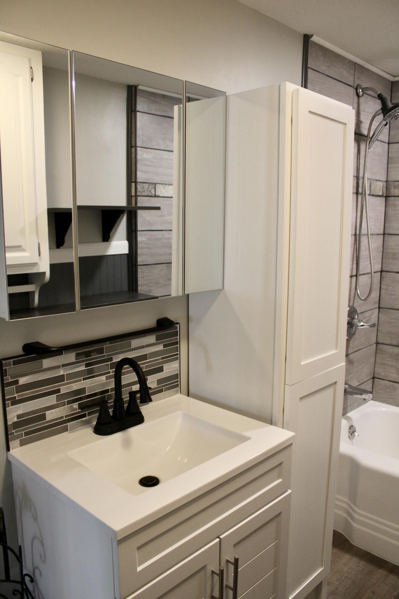 801 West 12th Street Property Photo 19