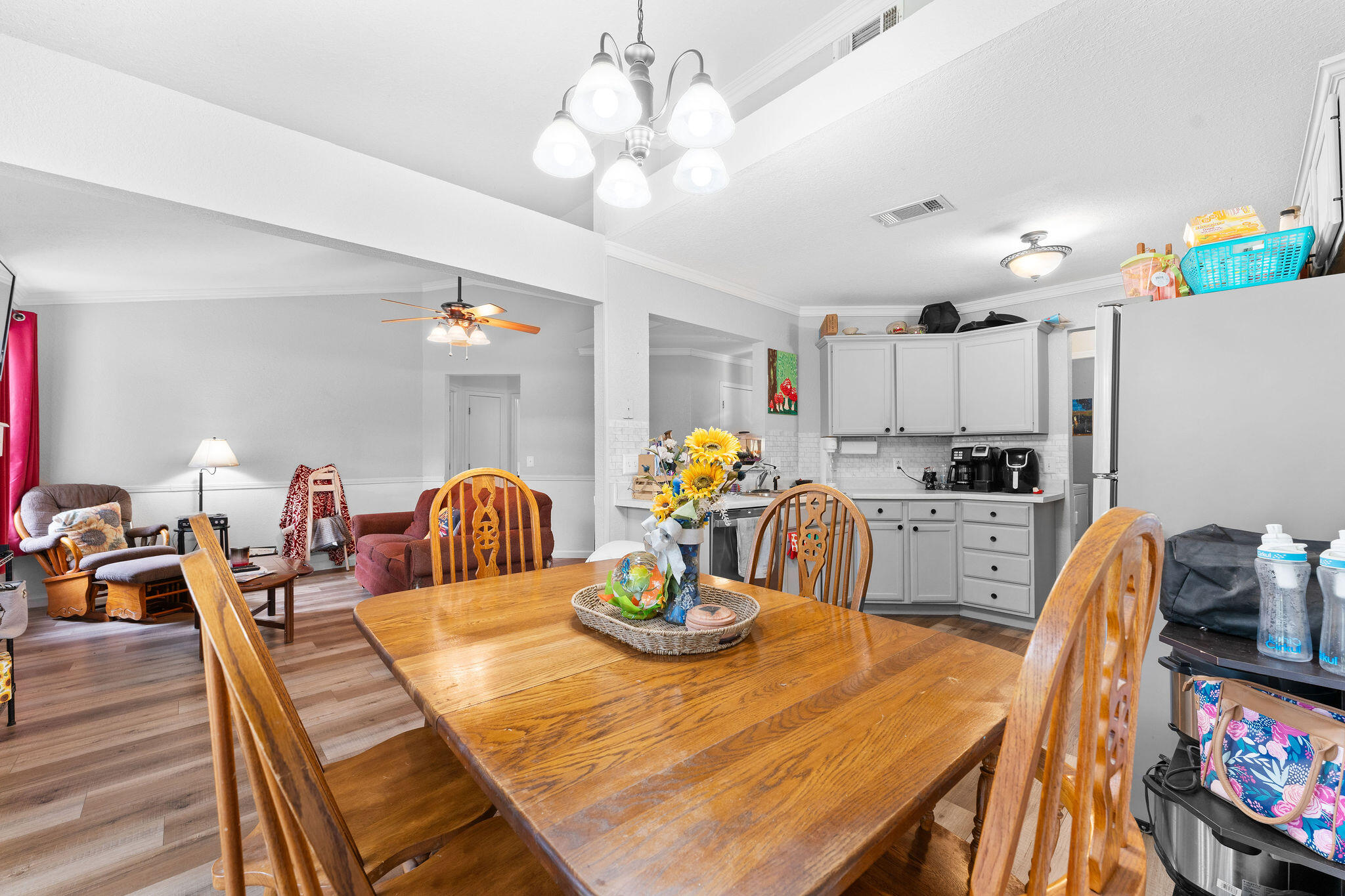 185 Eric Drive Property Photo 12