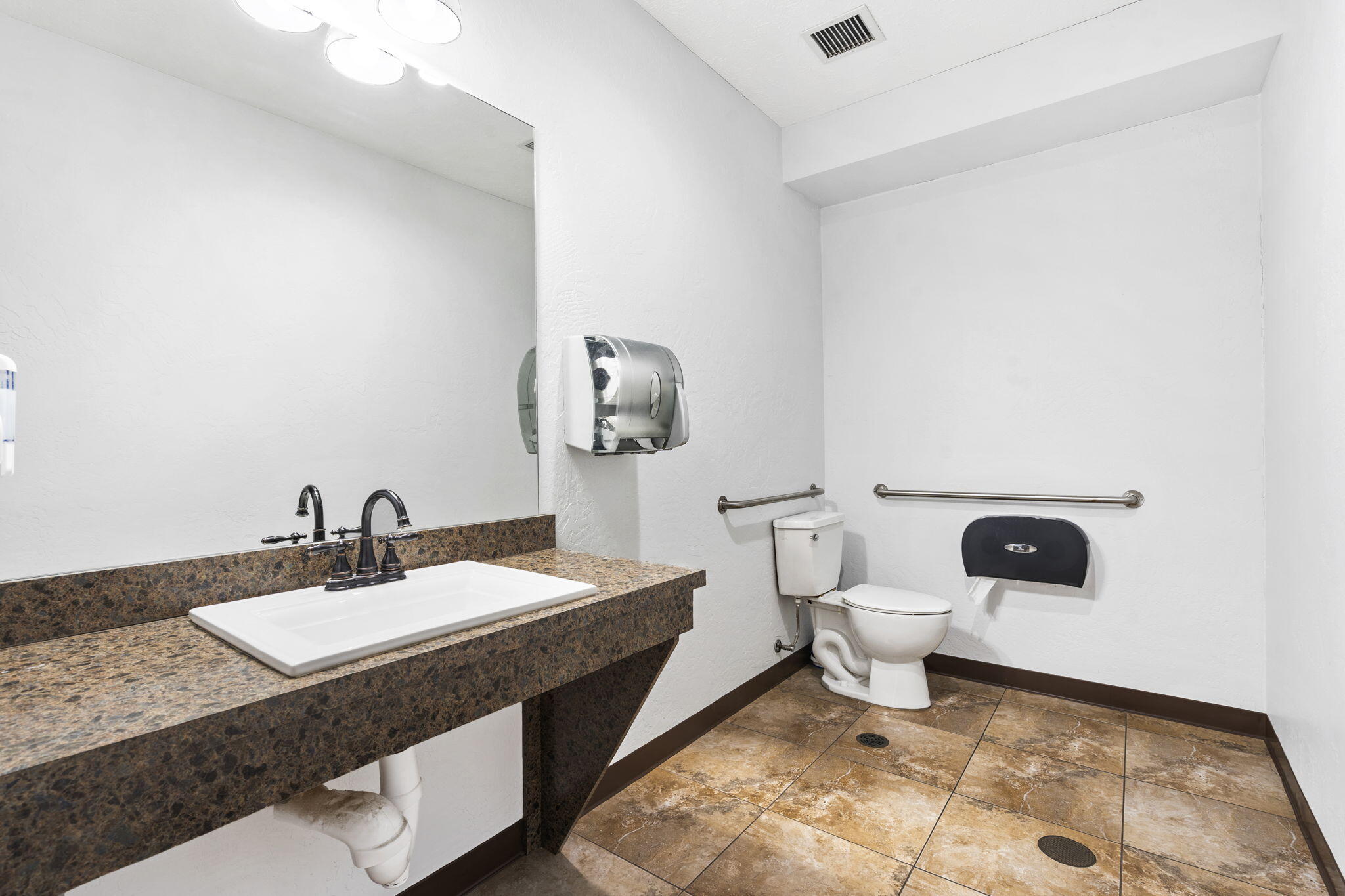 4136 South Scenic Avenue Property Photo 15