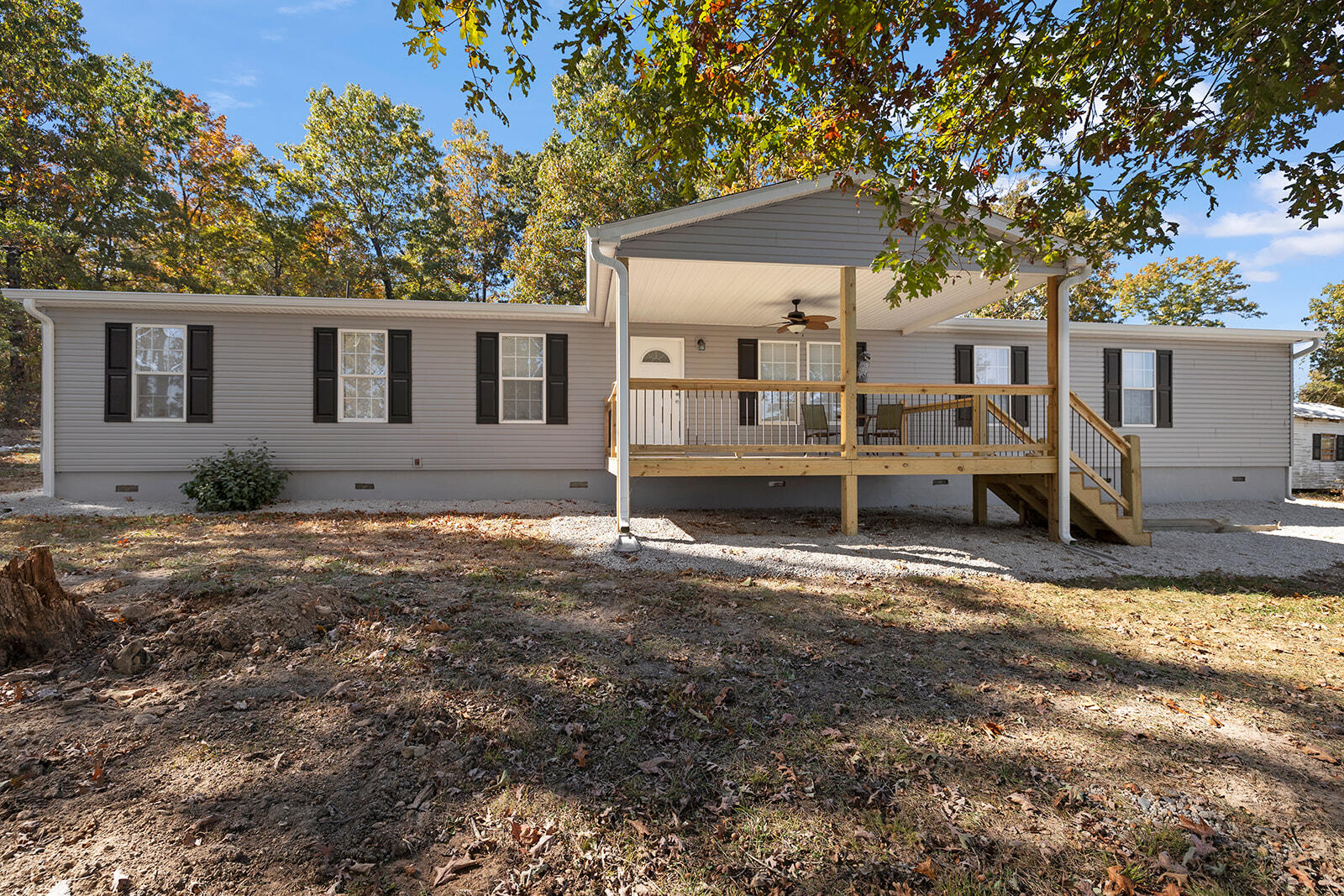 2117 Little Bowen Road Property Photo