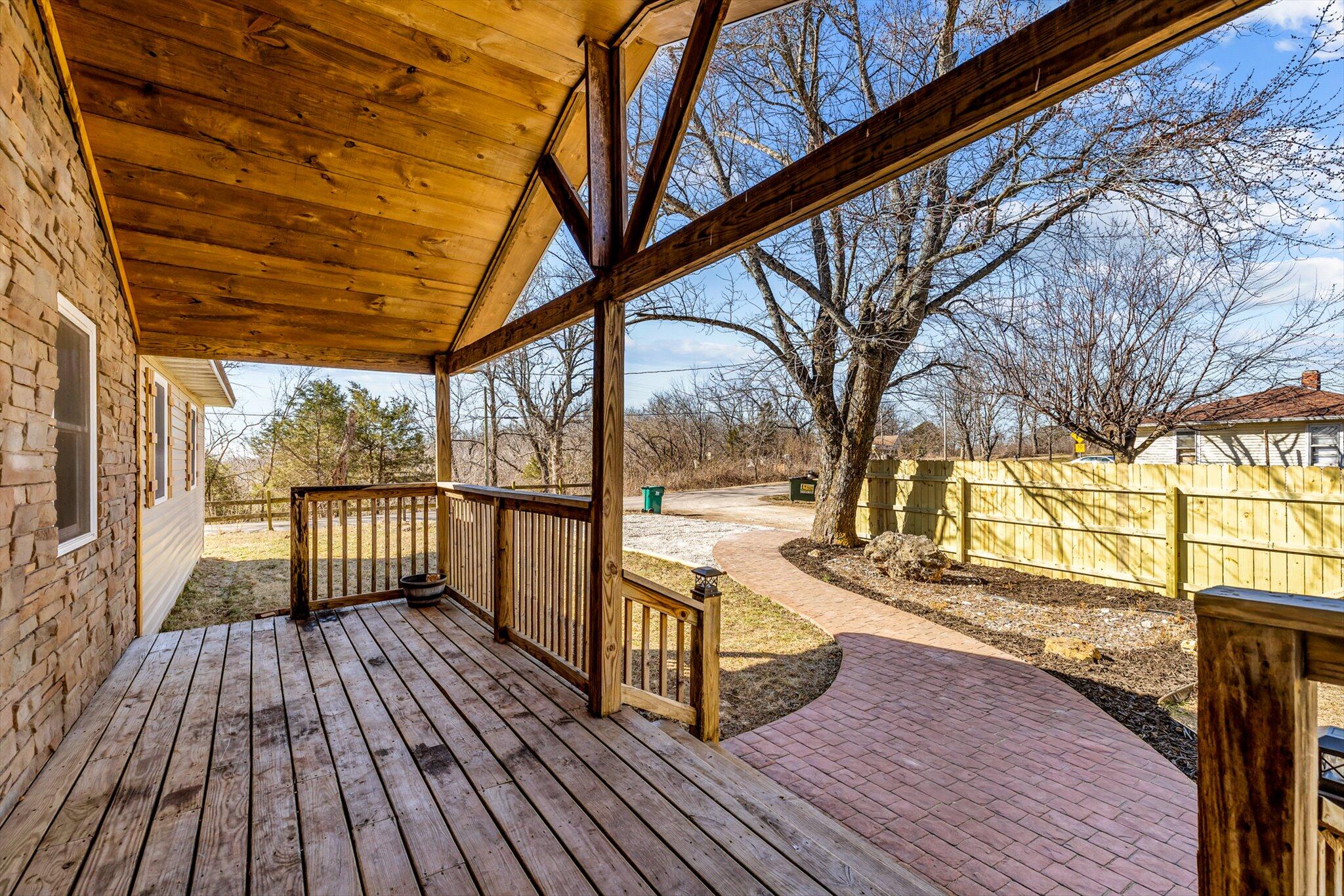 309 East Hill Street Property Photo 6