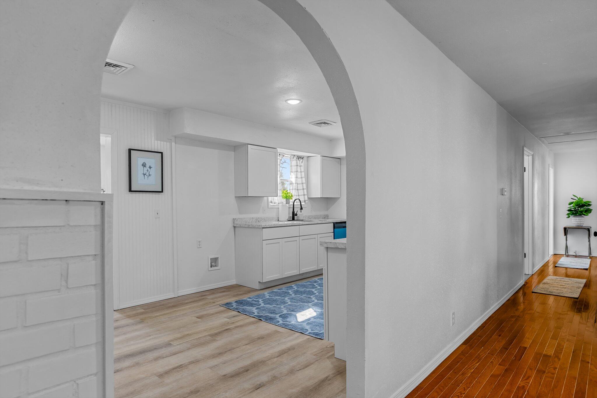 309 East Hill Street Property Photo 13