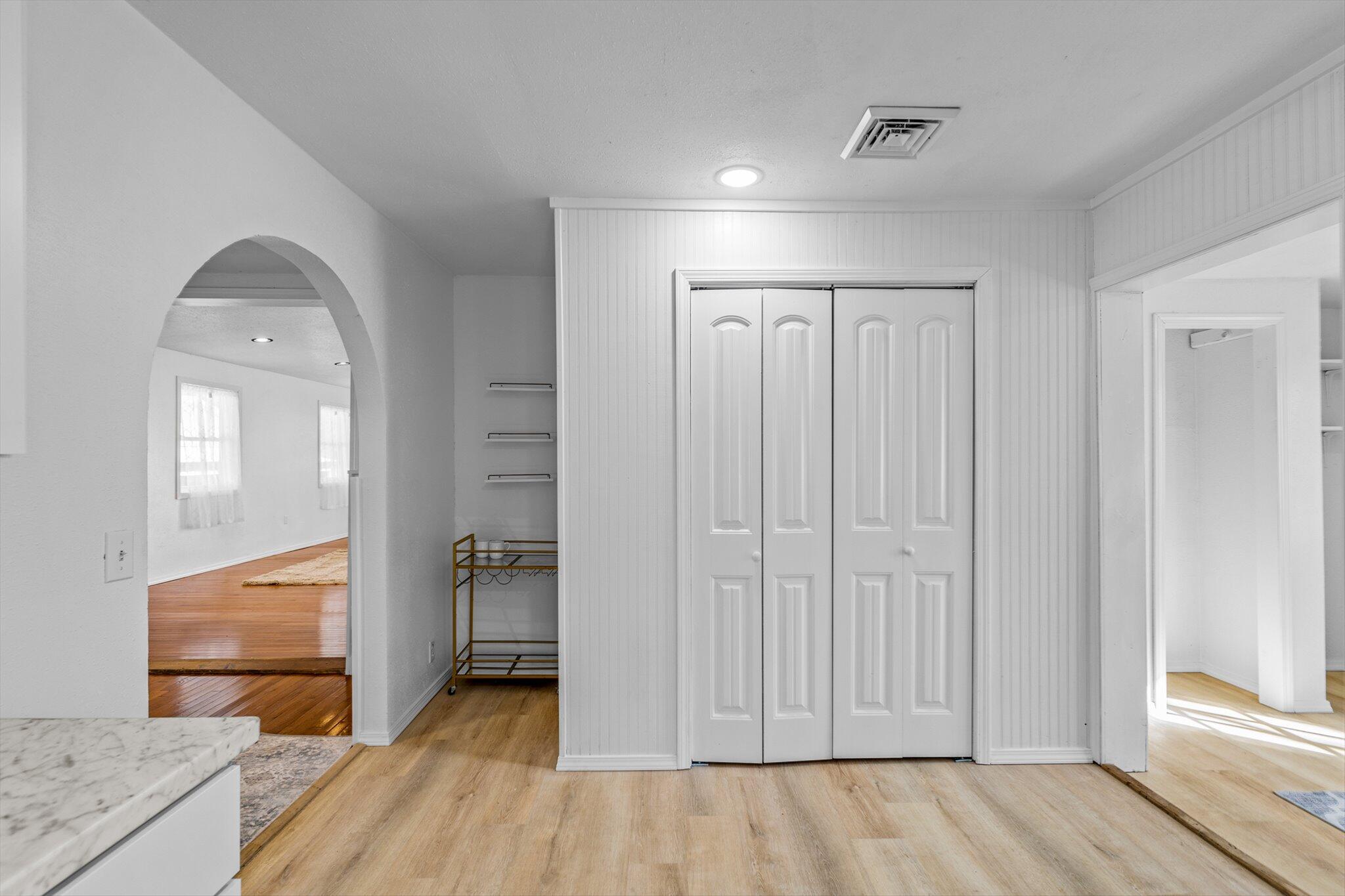 309 East Hill Street Property Photo 17