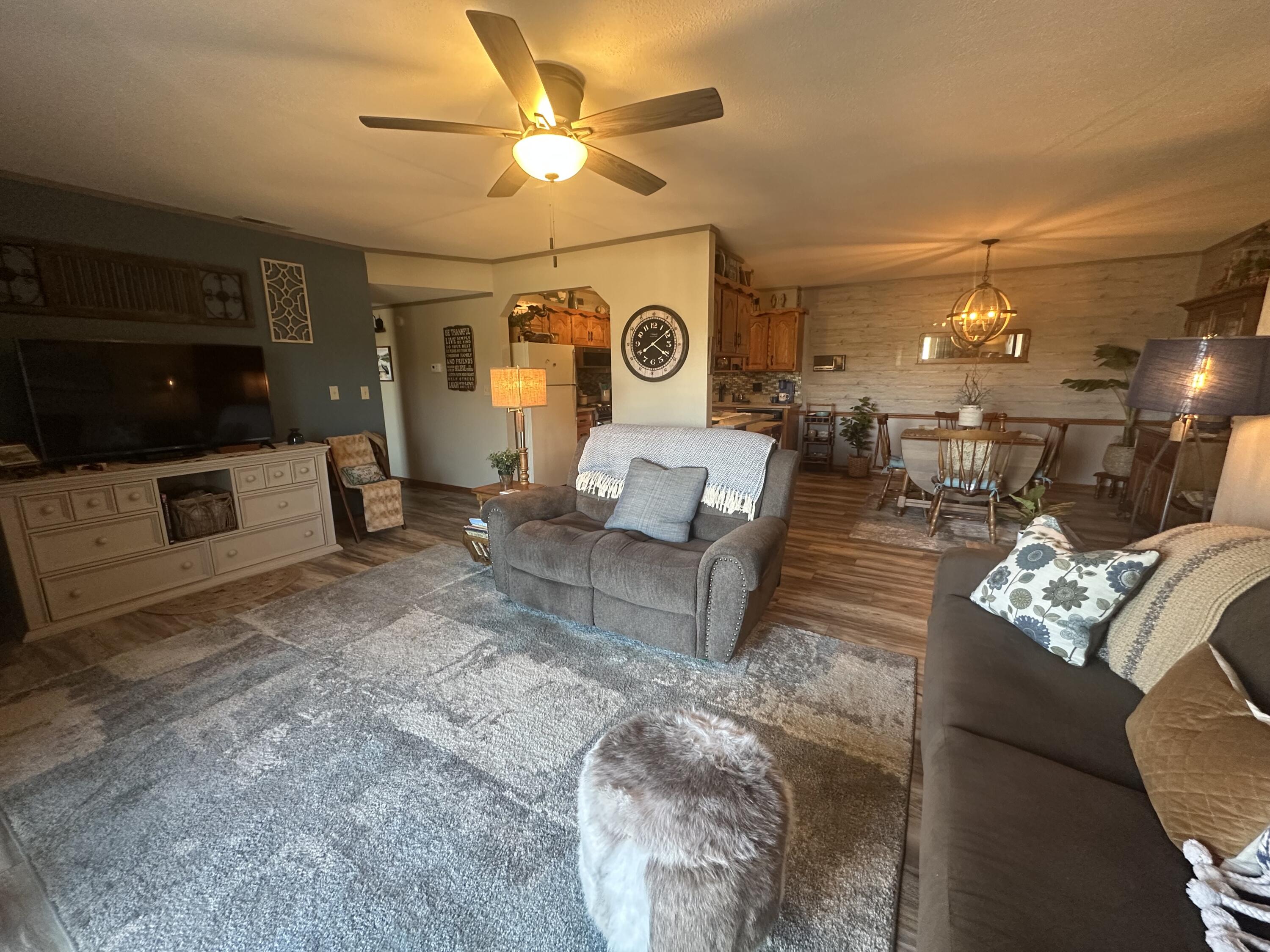 150 Wilshire Drive Property Photo 4