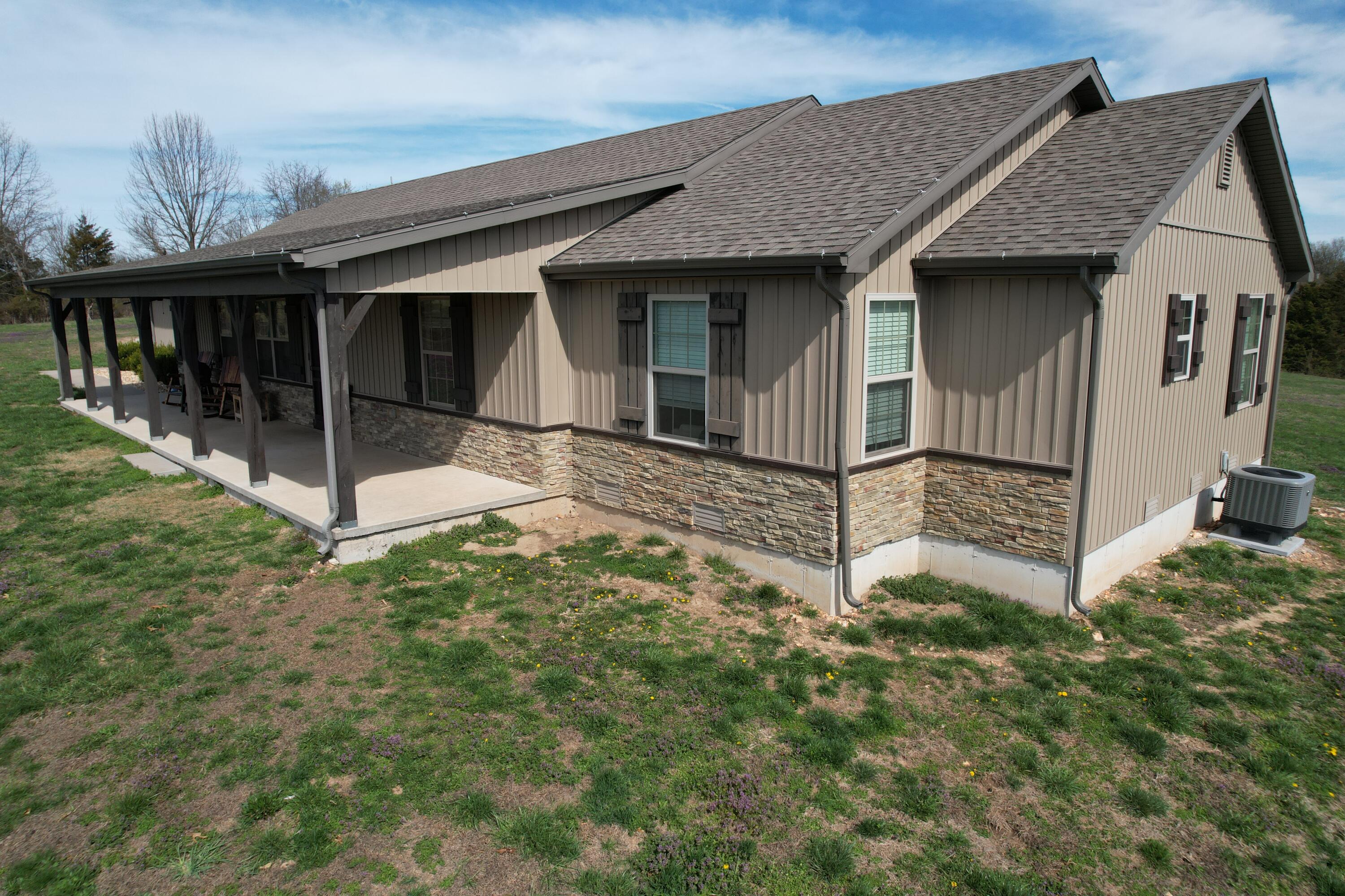 2652 Crumpley Drive Property Photo 3