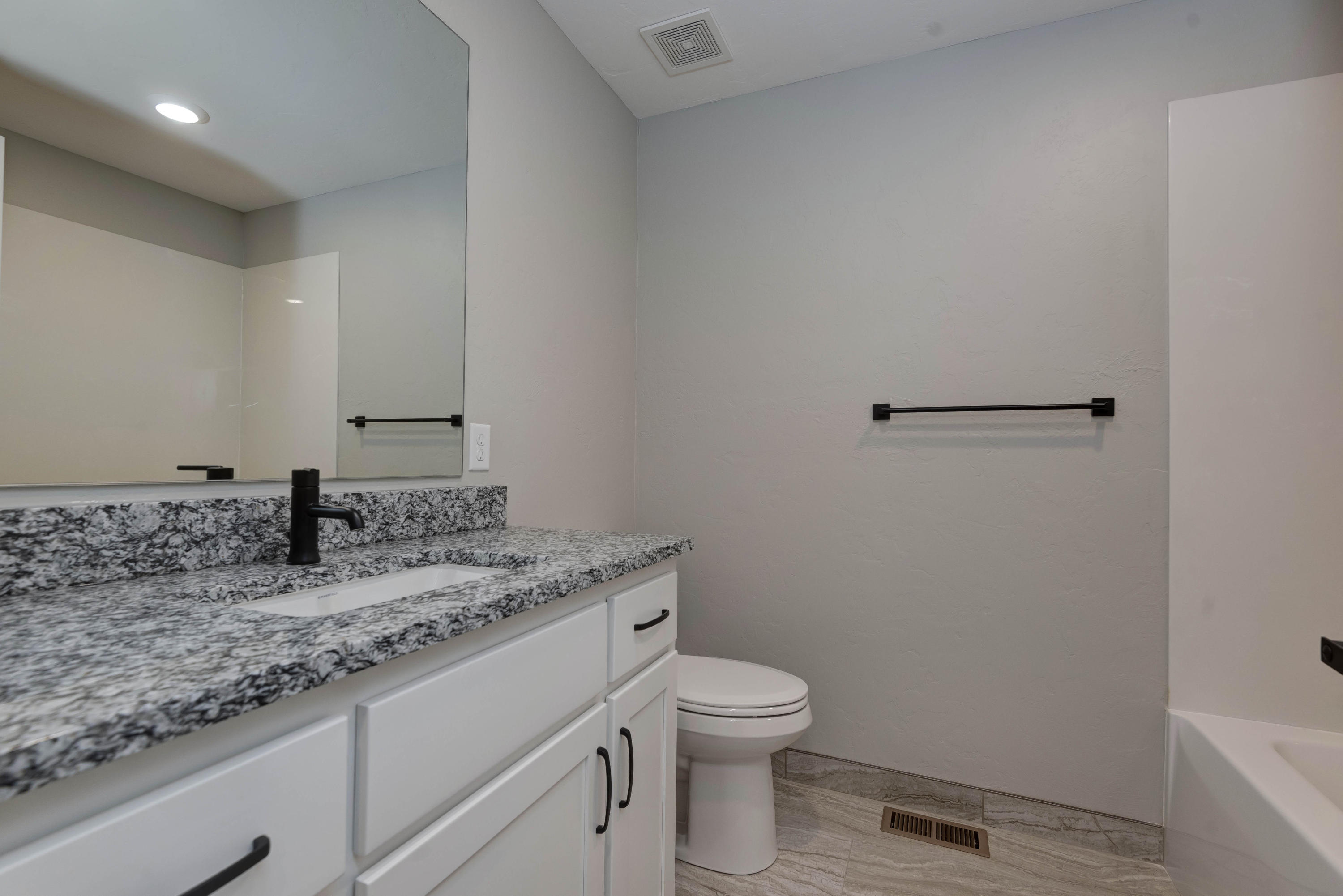 2422 East Swallow Street Property Photo 41