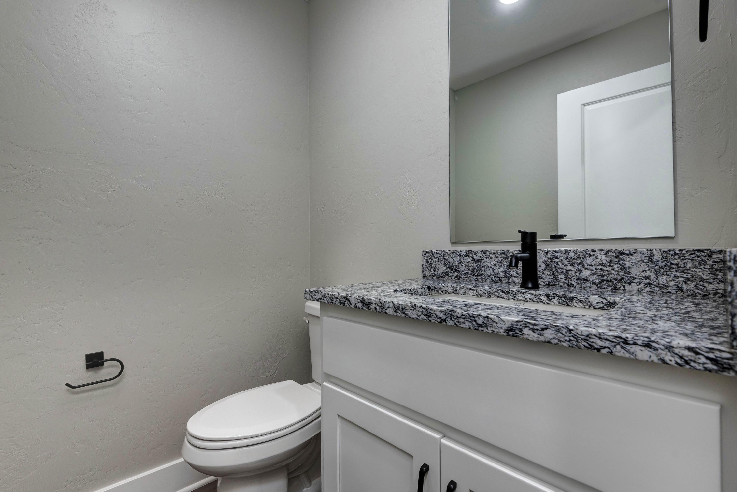 2422 East Swallow Street Property Photo 43
