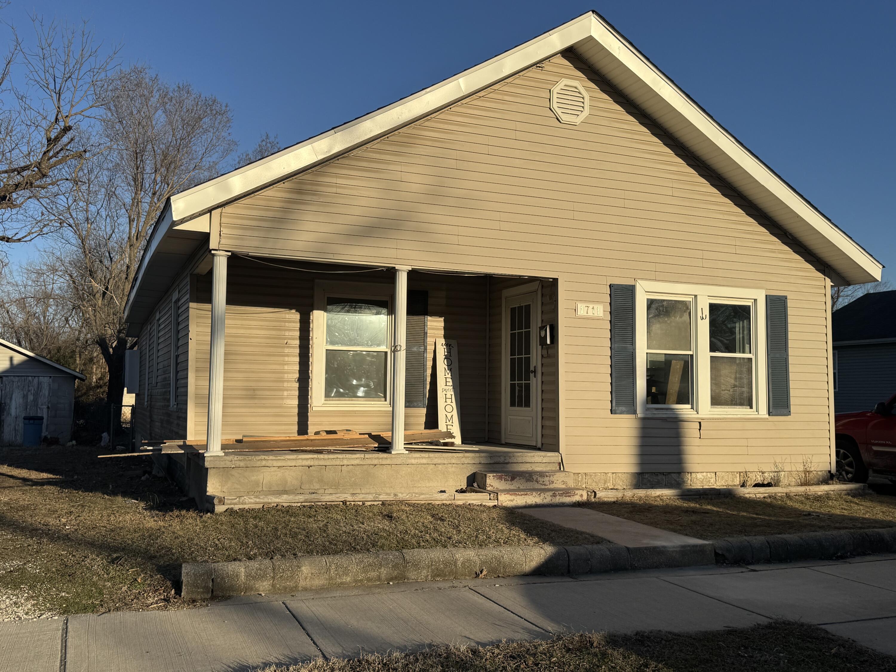 1711 Missouri Avenue Property Photo 1