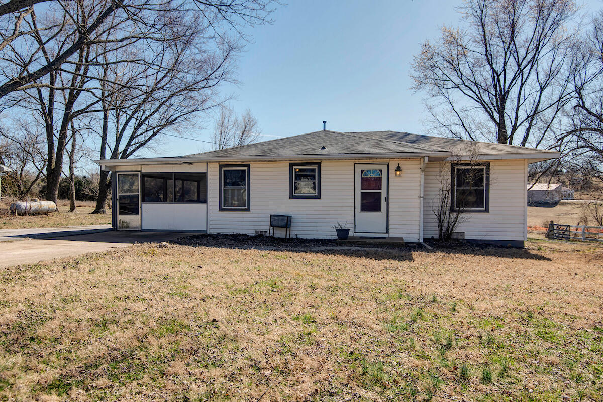13726 County Road 5-300 Property Photo 1
