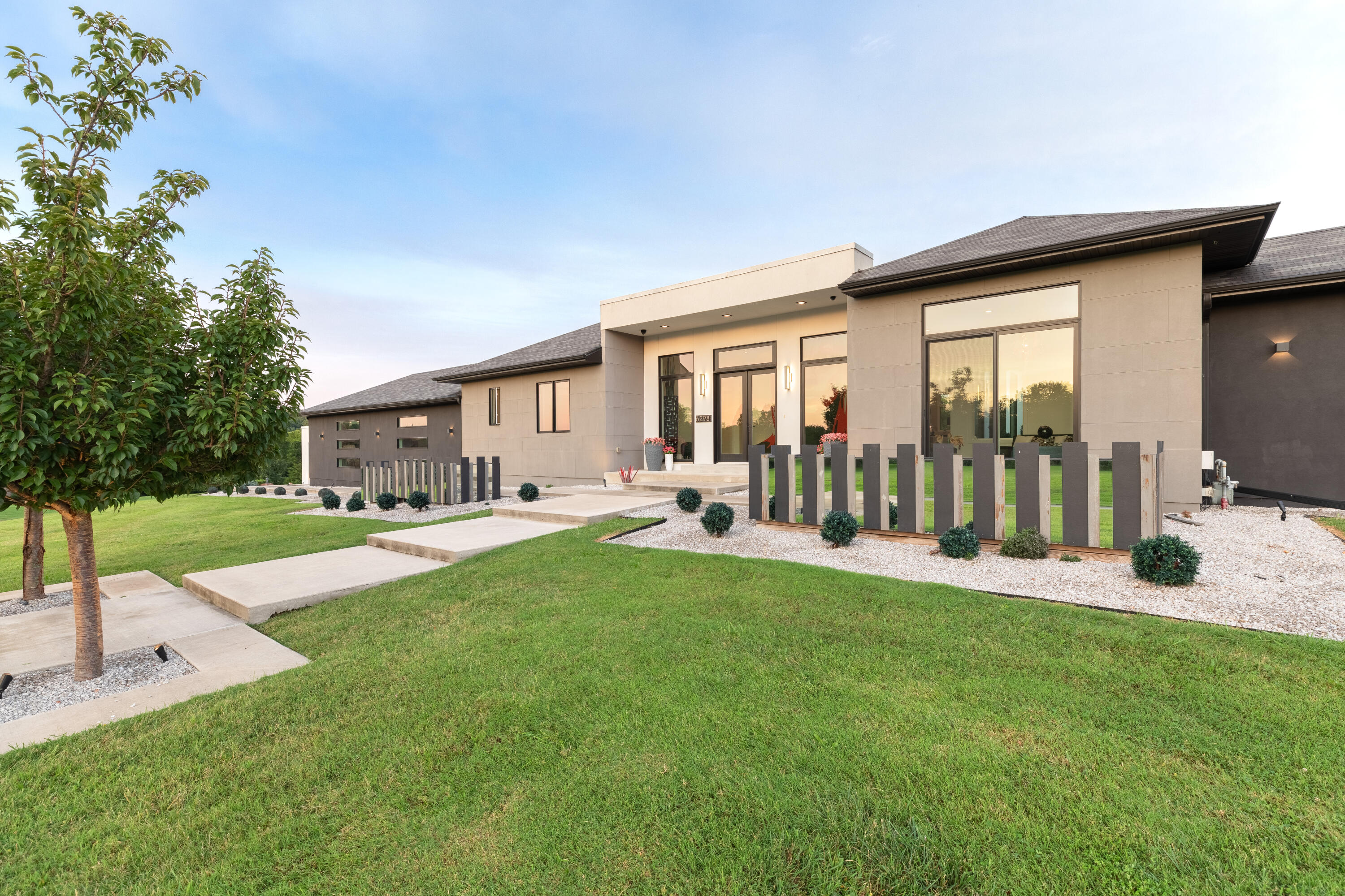 6298 East Summit View Drive Property Photo 88