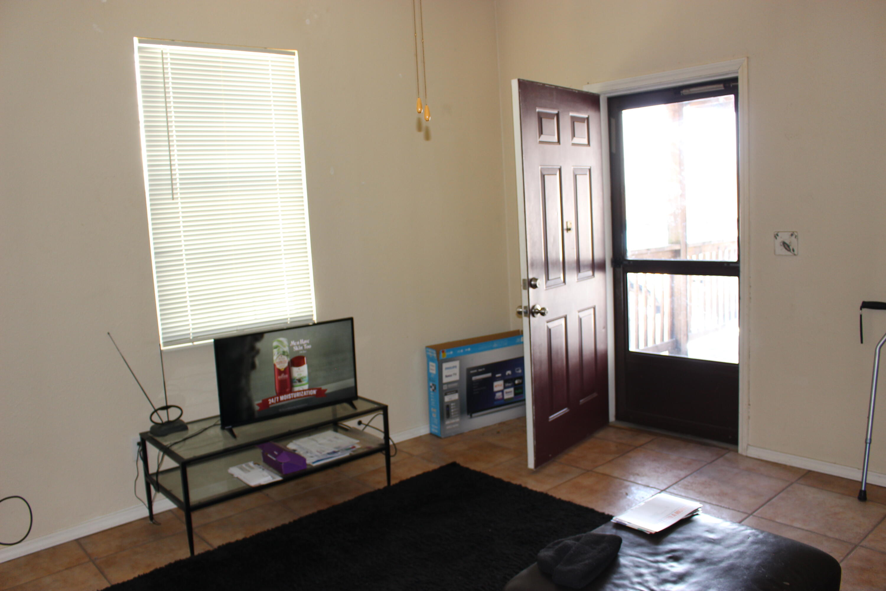 810 West College Street Property Photo 4