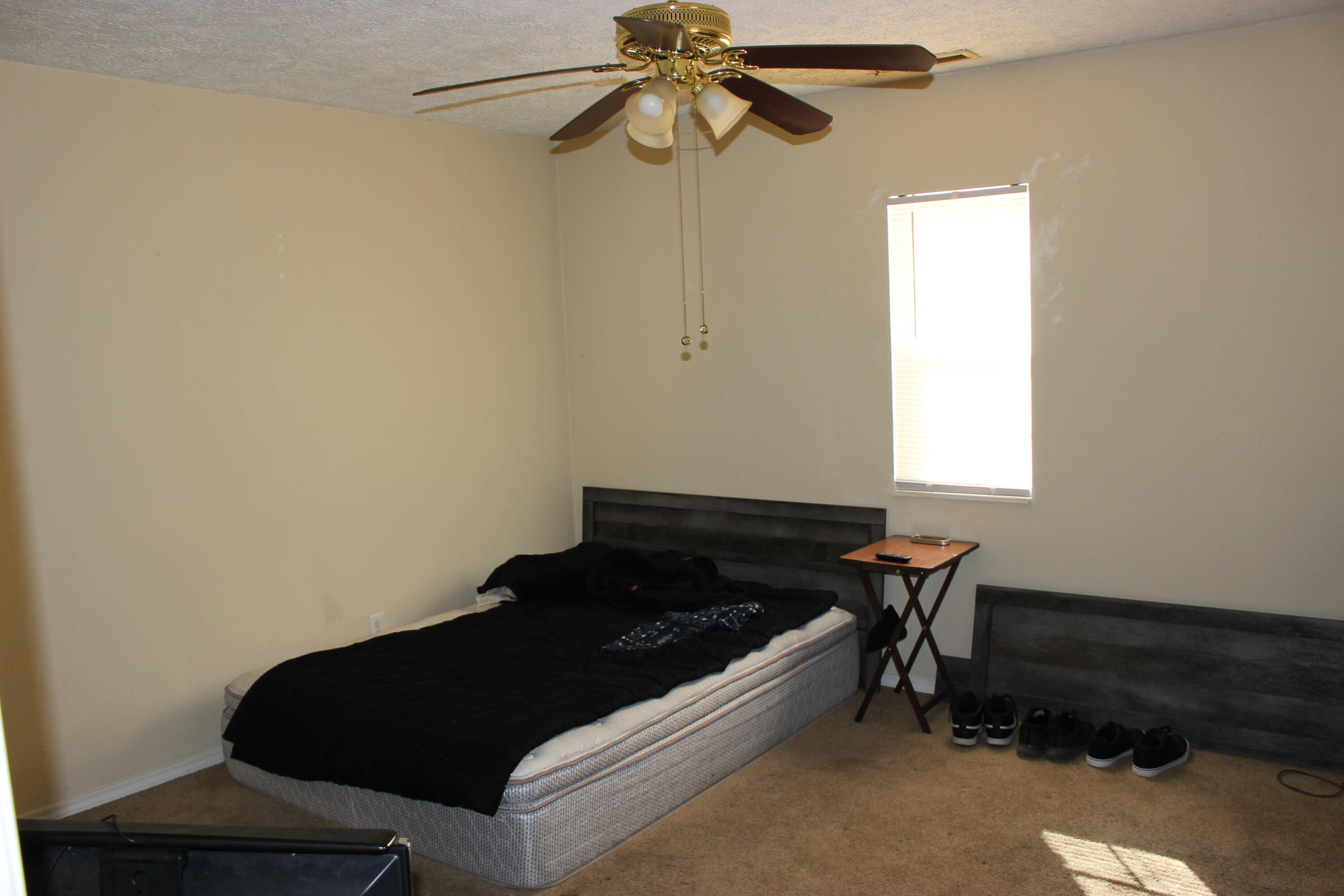 810 West College Street Property Photo 10