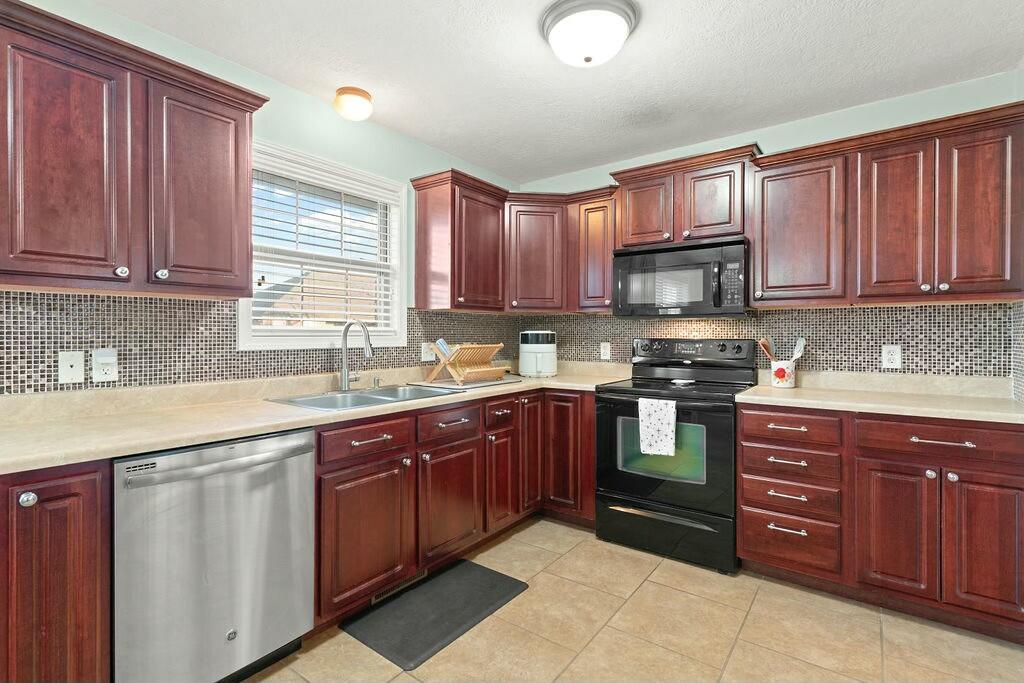 3908 North Grassland Drive Property Photo 13