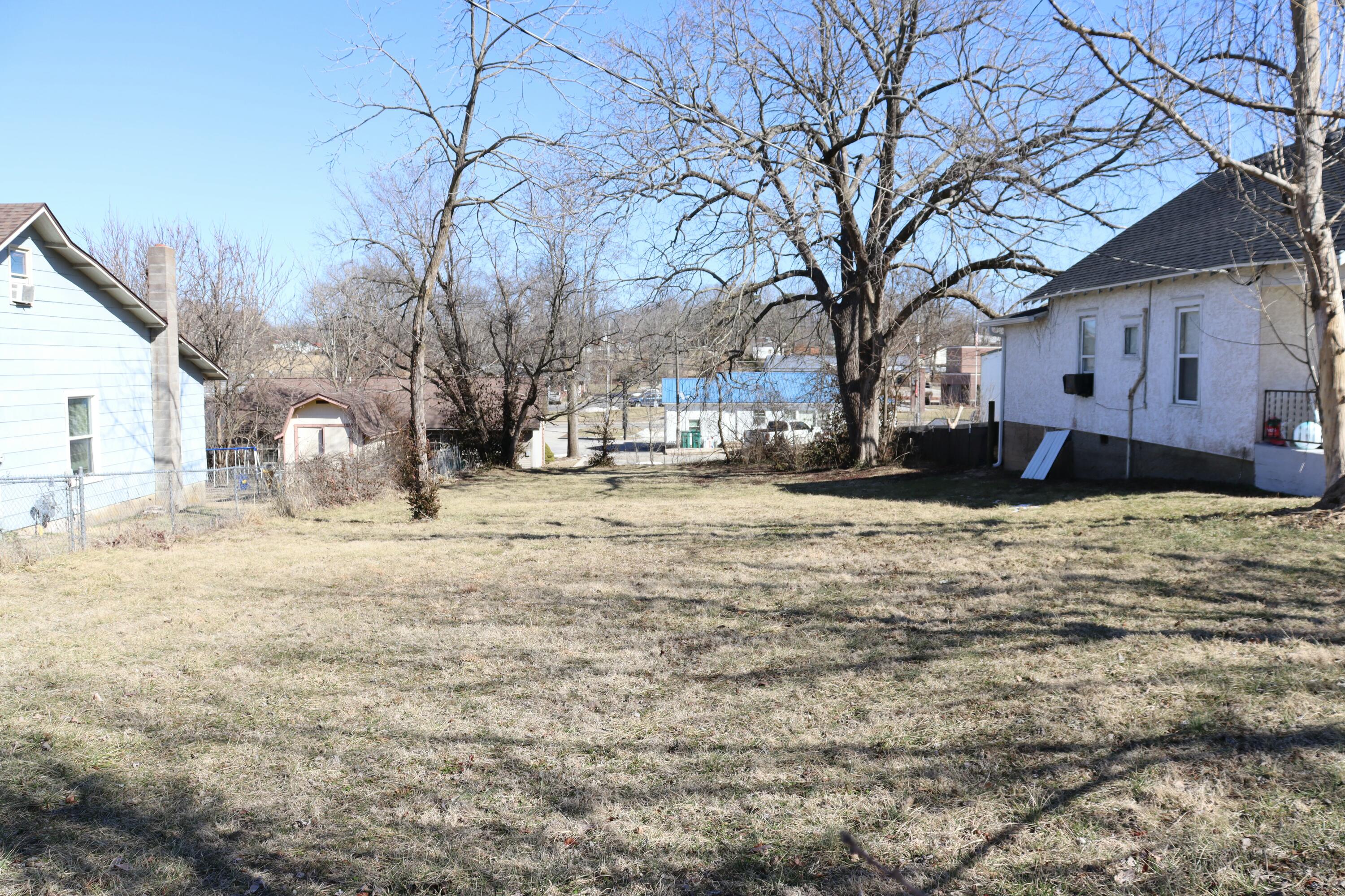 924 North Maple Avenue Property Photo