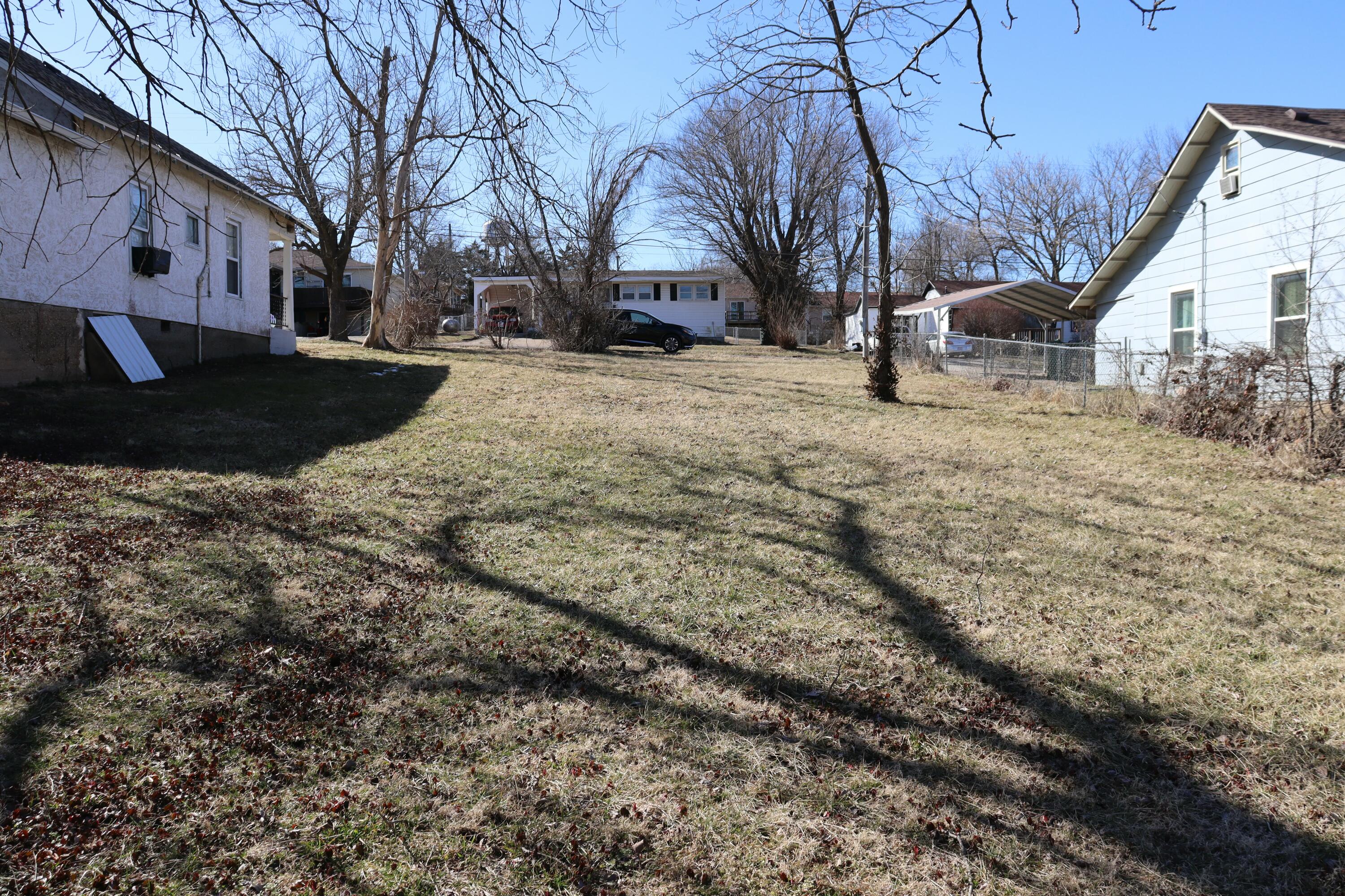 924 North Maple Avenue Property Photo 3