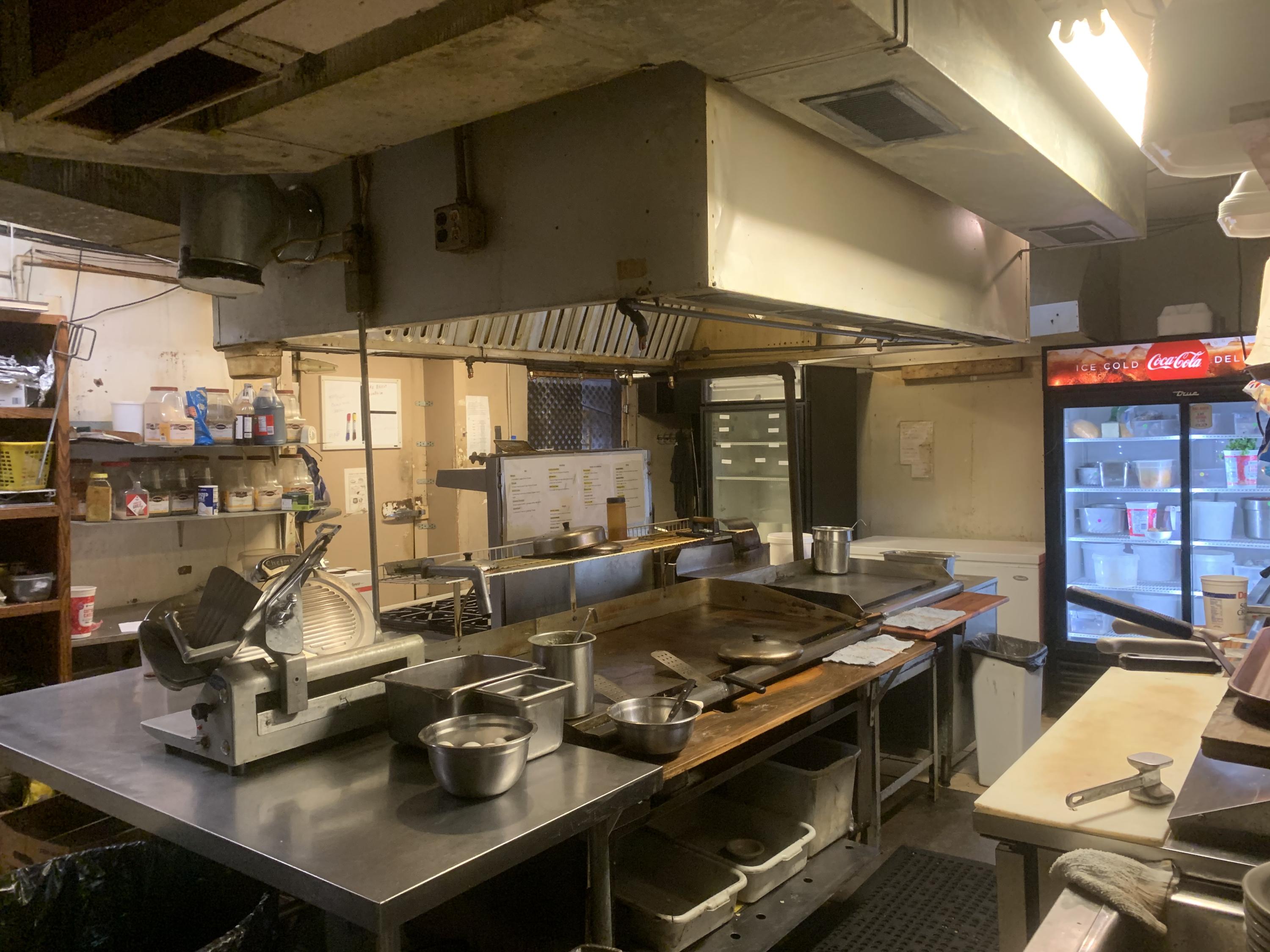 608 East Broadway Street Property Photo 8