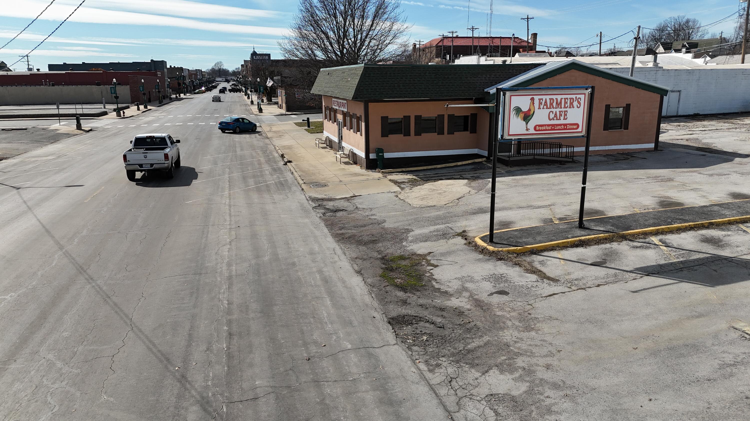 608 East Broadway Street Property Photo 11