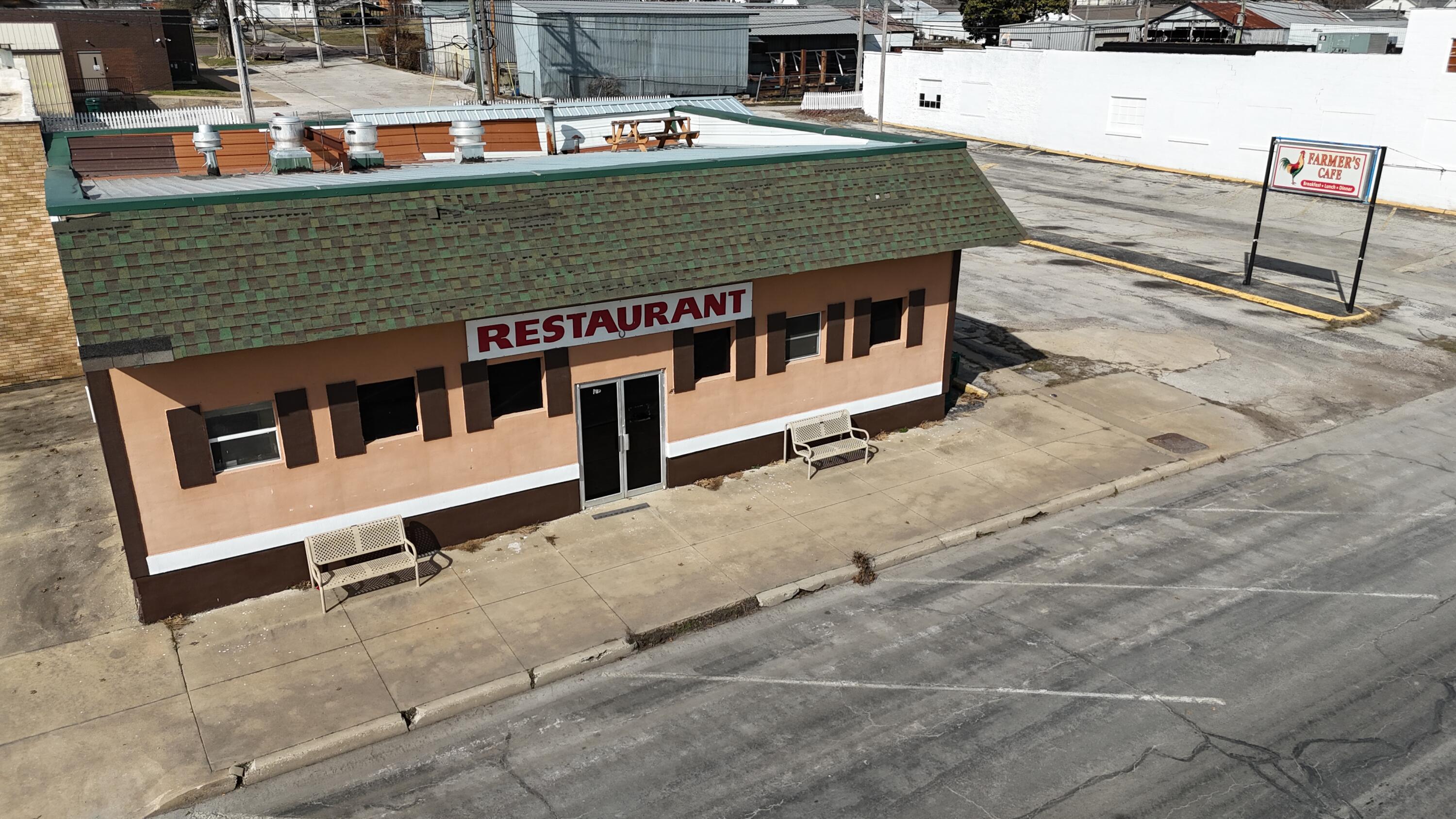 608 East Broadway Street Property Photo 14