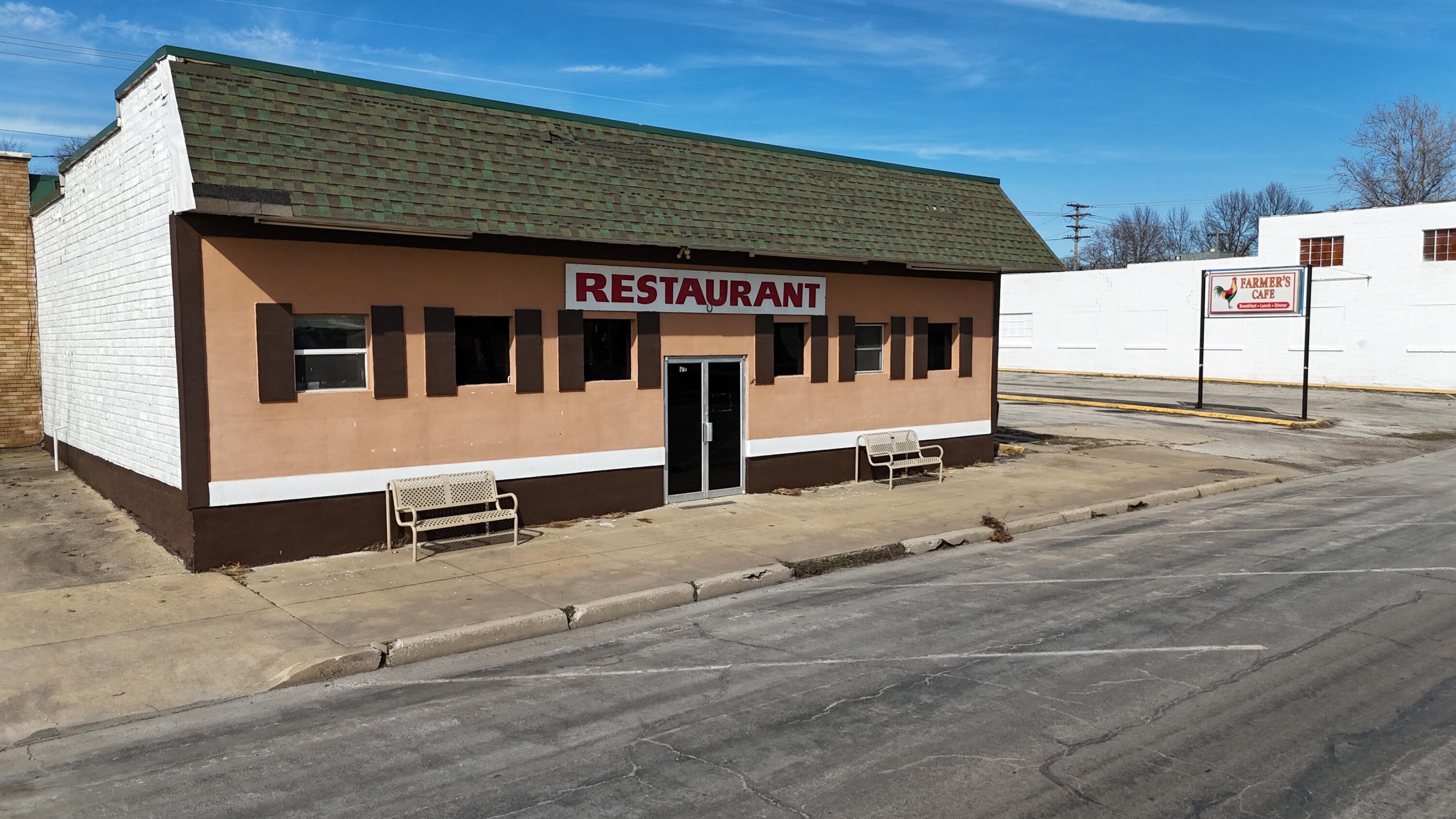 608 East Broadway Street Property Photo 15