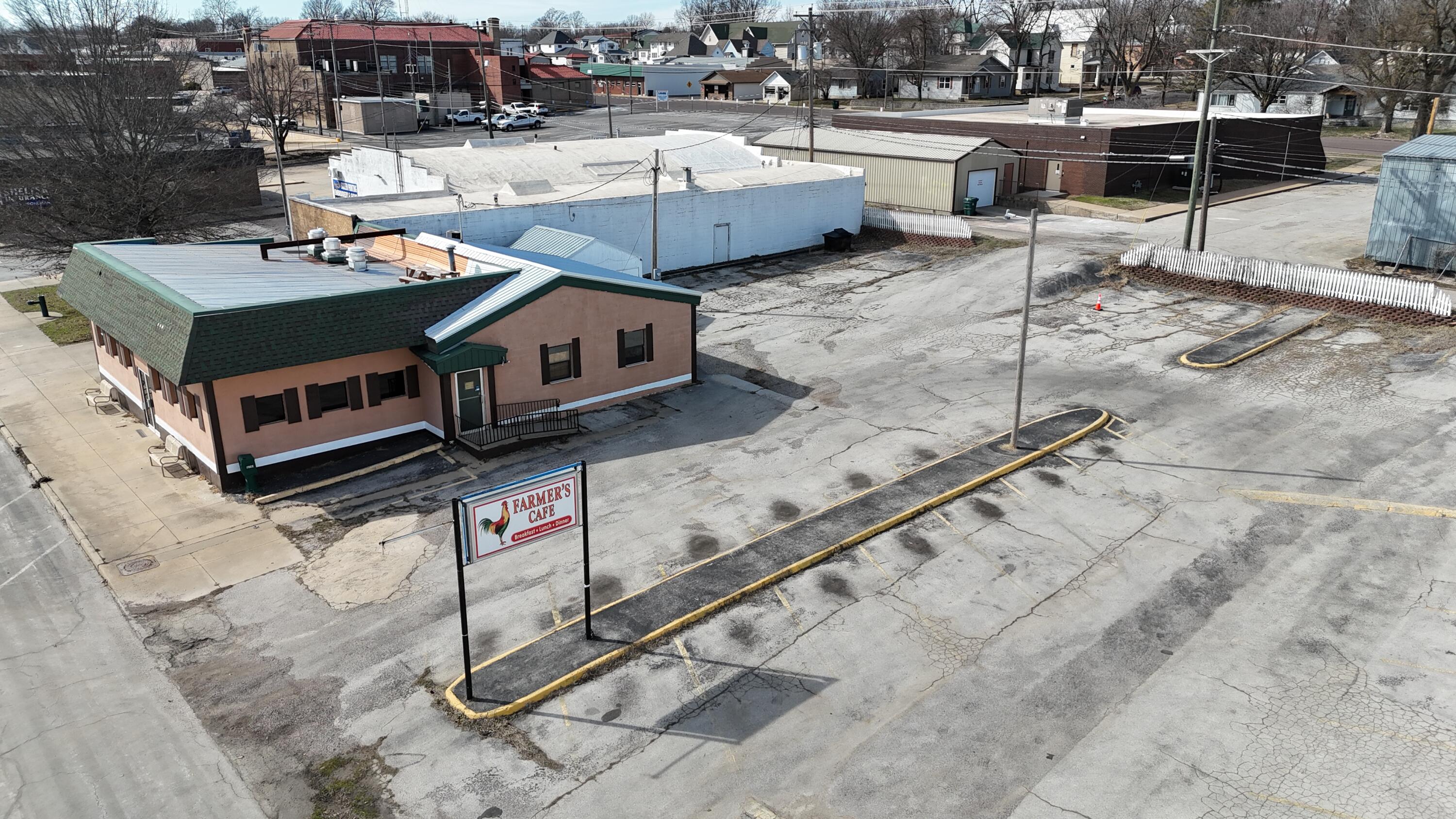 608 East Broadway Street Property Photo 17