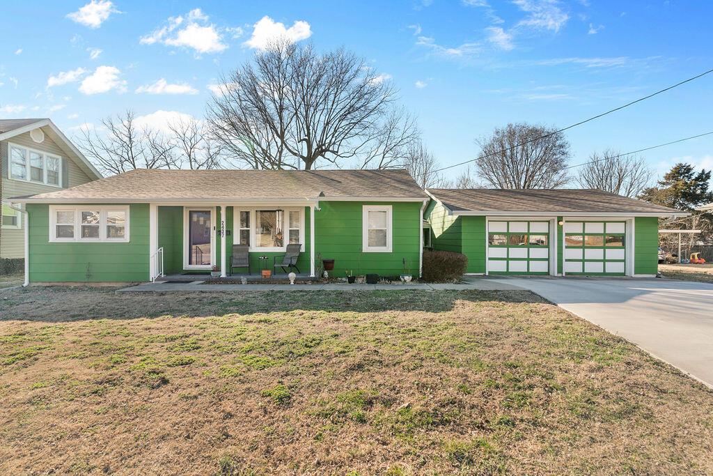 Haseltines Boulevard Real Estate Listings Main Image
