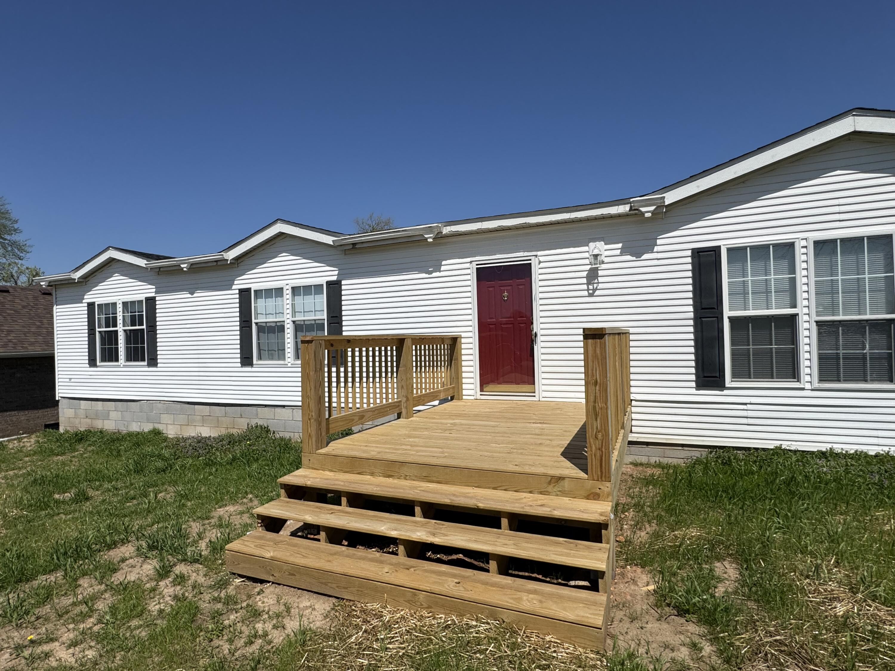 604 West Cave Street Property Photo 3