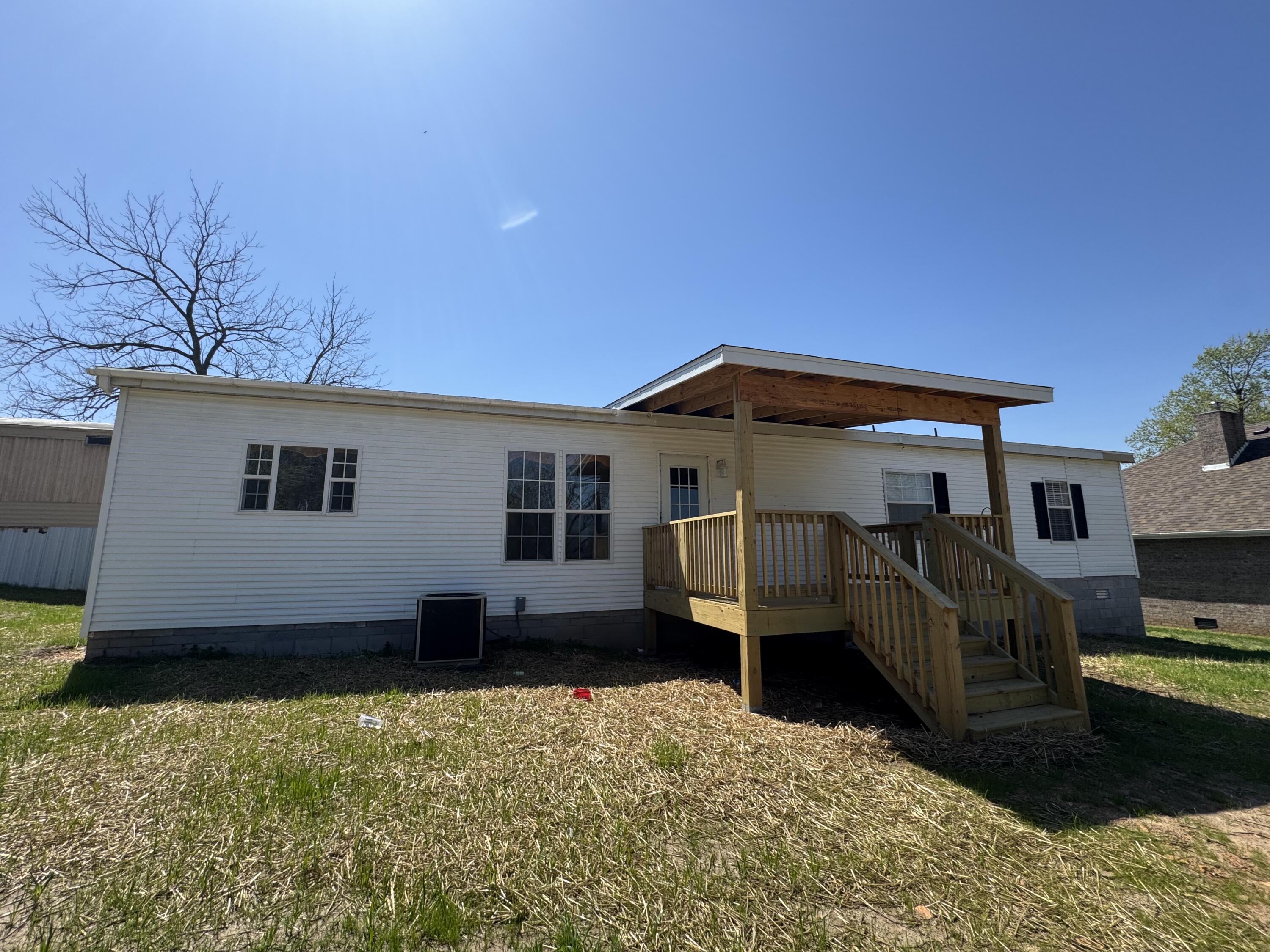 604 West Cave Street Property Photo 4