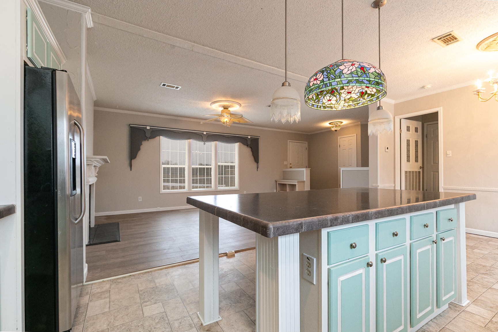 604 West Cave Street Property Photo 16