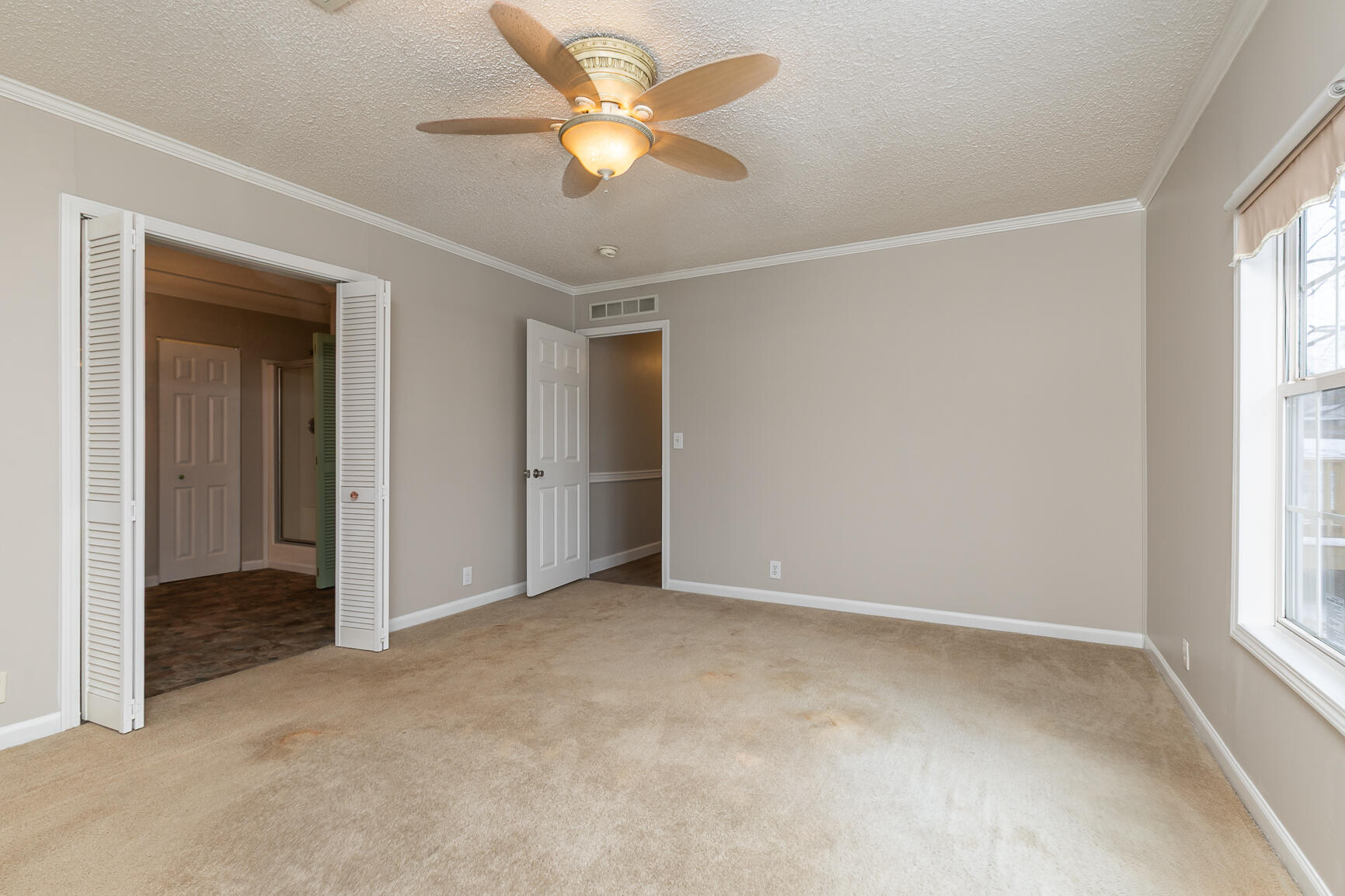604 West Cave Street Property Photo 22