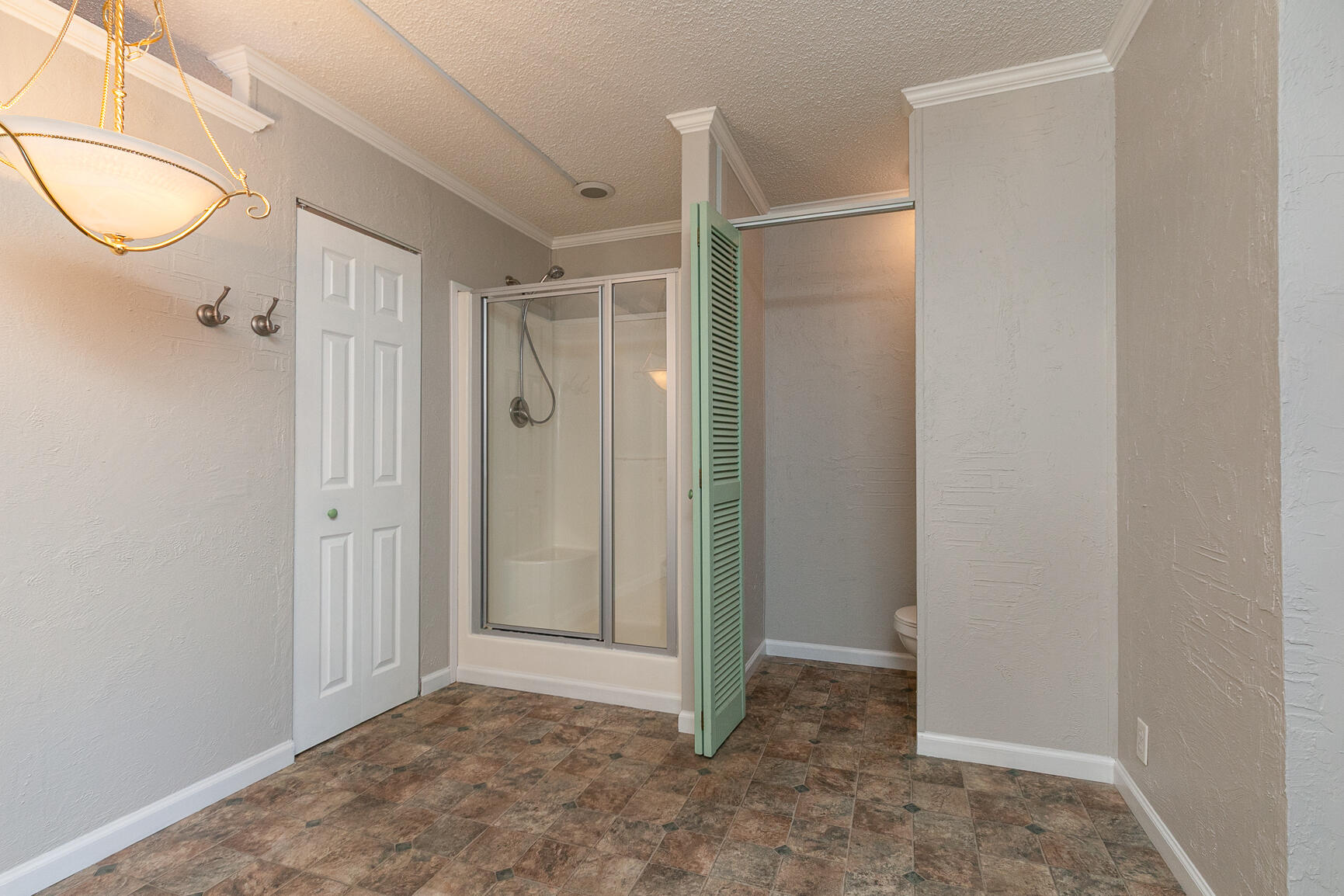 604 West Cave Street Property Photo 24