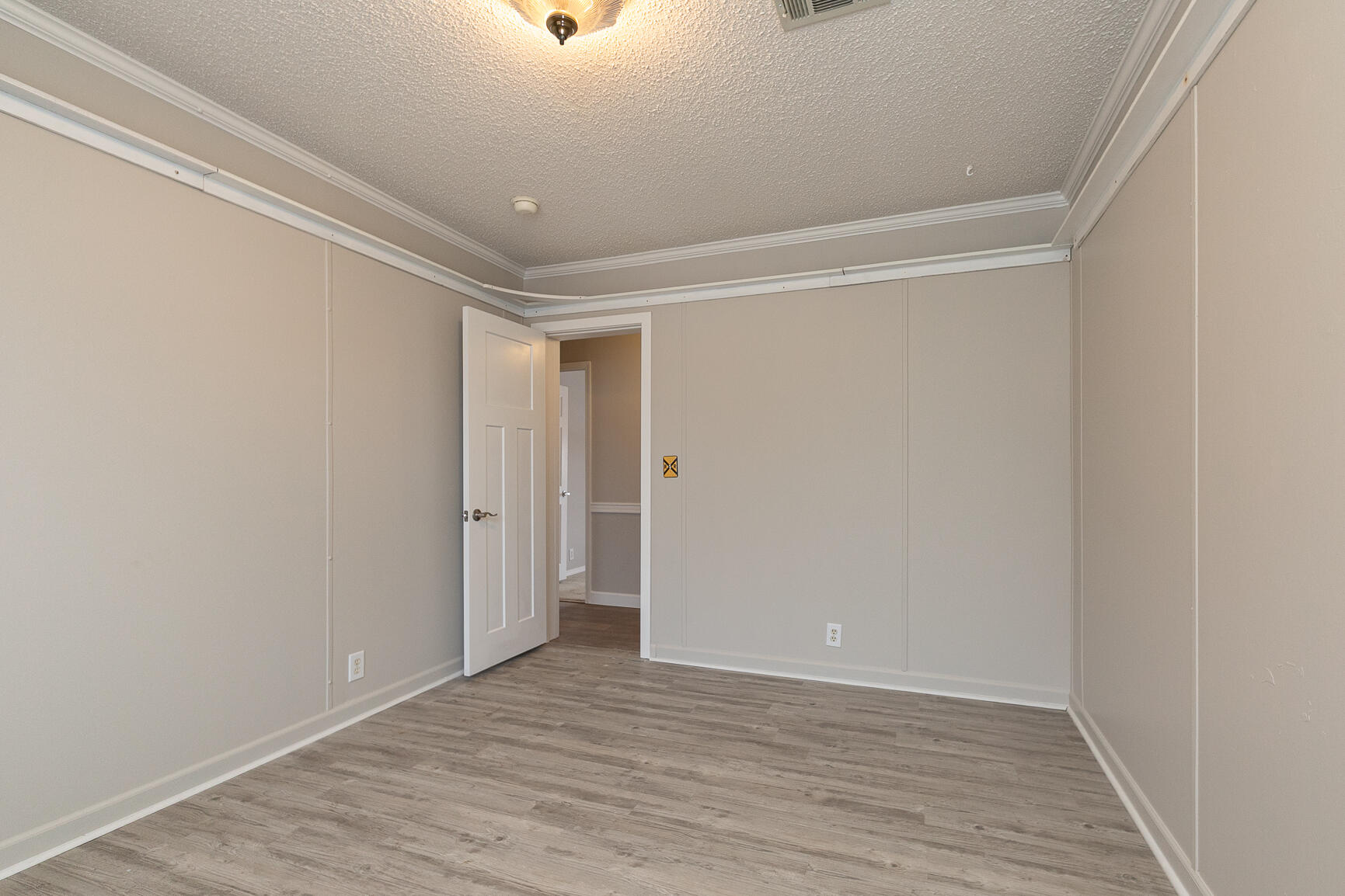604 West Cave Street Property Photo 27